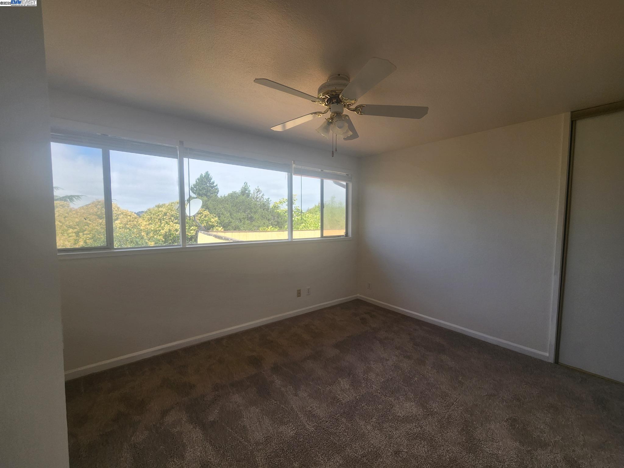 Detail Gallery Image 11 of 20 For 18751 Center St, Castro Valley,  CA 94546 - 3 Beds | 3 Baths