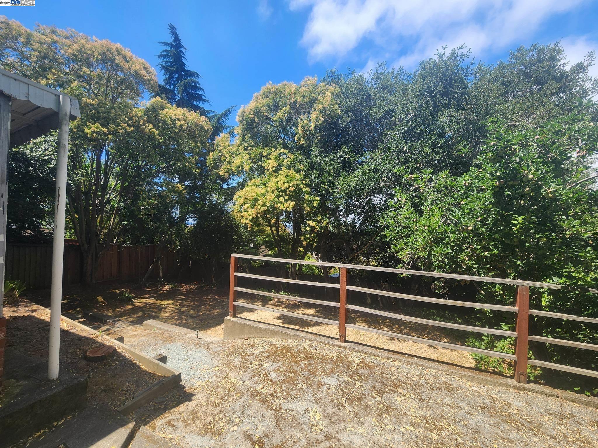 Detail Gallery Image 20 of 20 For 18751 Center St, Castro Valley,  CA 94546 - 3 Beds | 3 Baths