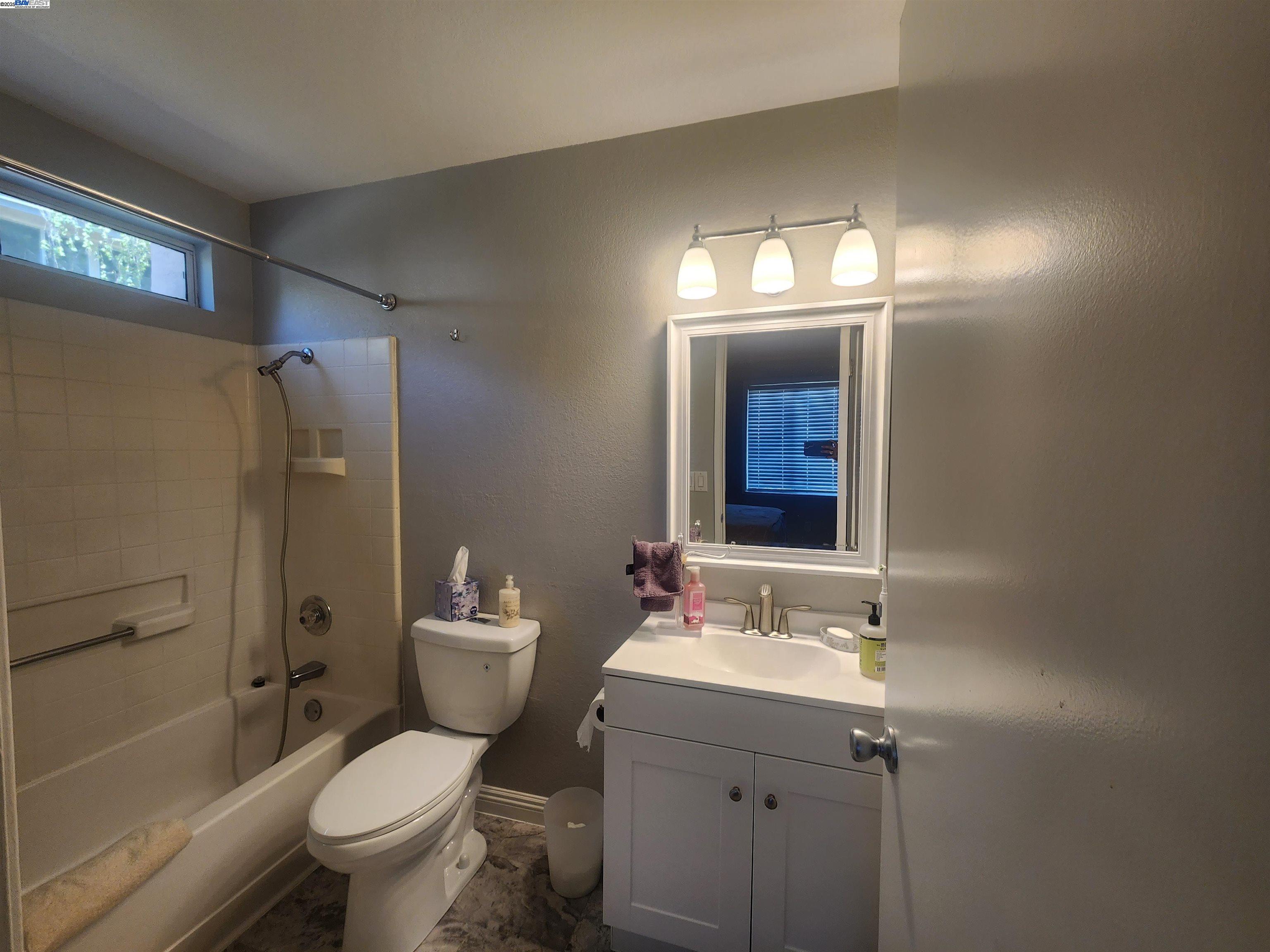 Detail Gallery Image 12 of 17 For 342 Chris Cmn #101,  Livermore,  CA 94550 - 1 Beds | 1 Baths