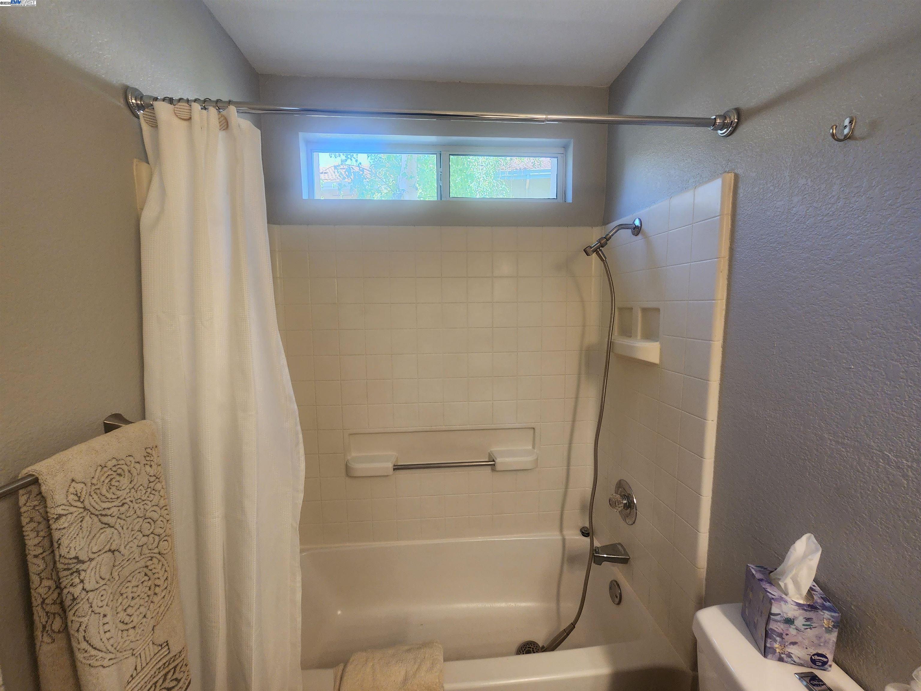 Detail Gallery Image 13 of 17 For 342 Chris Cmn #101,  Livermore,  CA 94550 - 1 Beds | 1 Baths