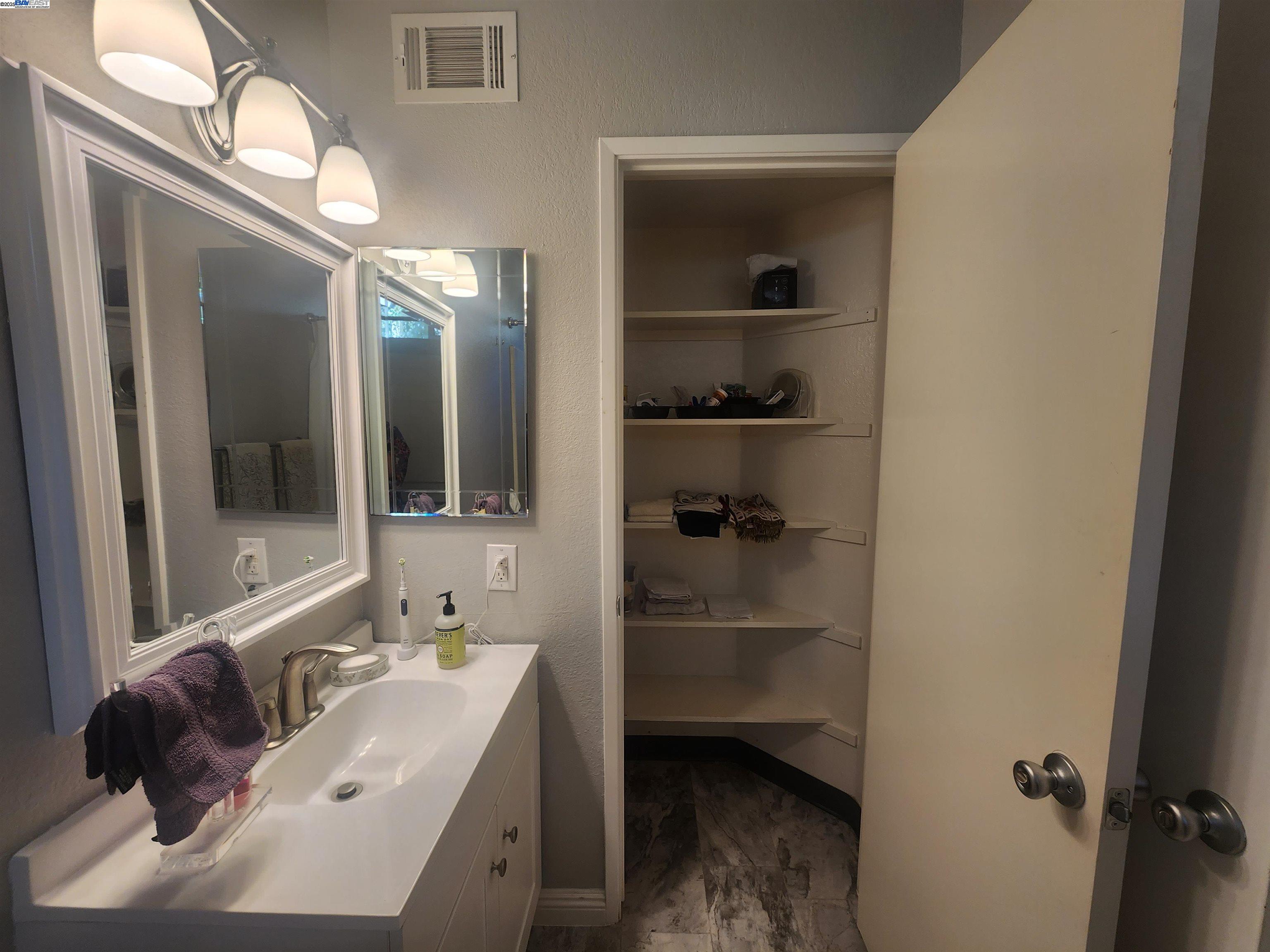 Detail Gallery Image 14 of 17 For 342 Chris Cmn #101,  Livermore,  CA 94550 - 1 Beds | 1 Baths