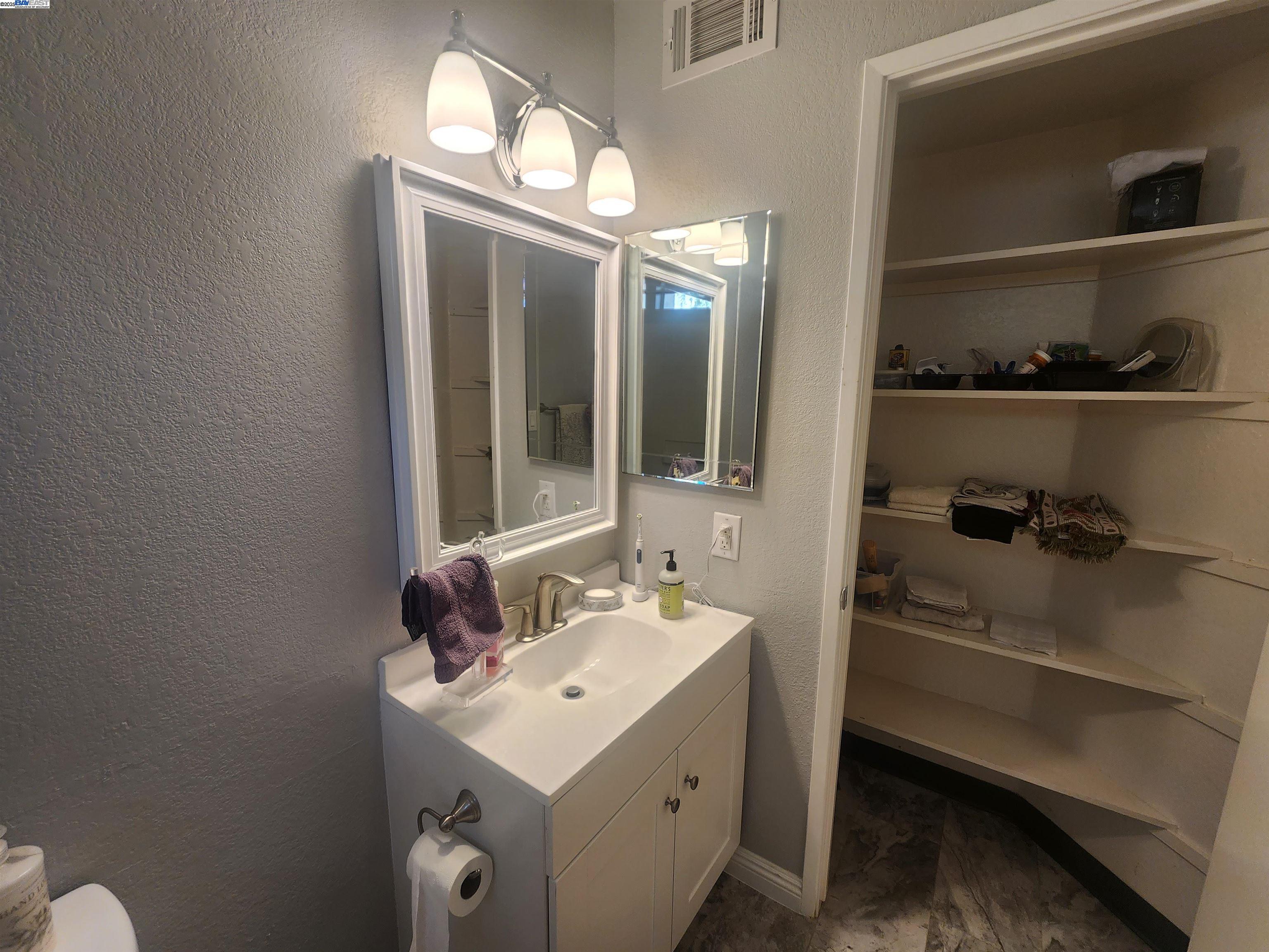 Detail Gallery Image 15 of 17 For 342 Chris Cmn #101,  Livermore,  CA 94550 - 1 Beds | 1 Baths