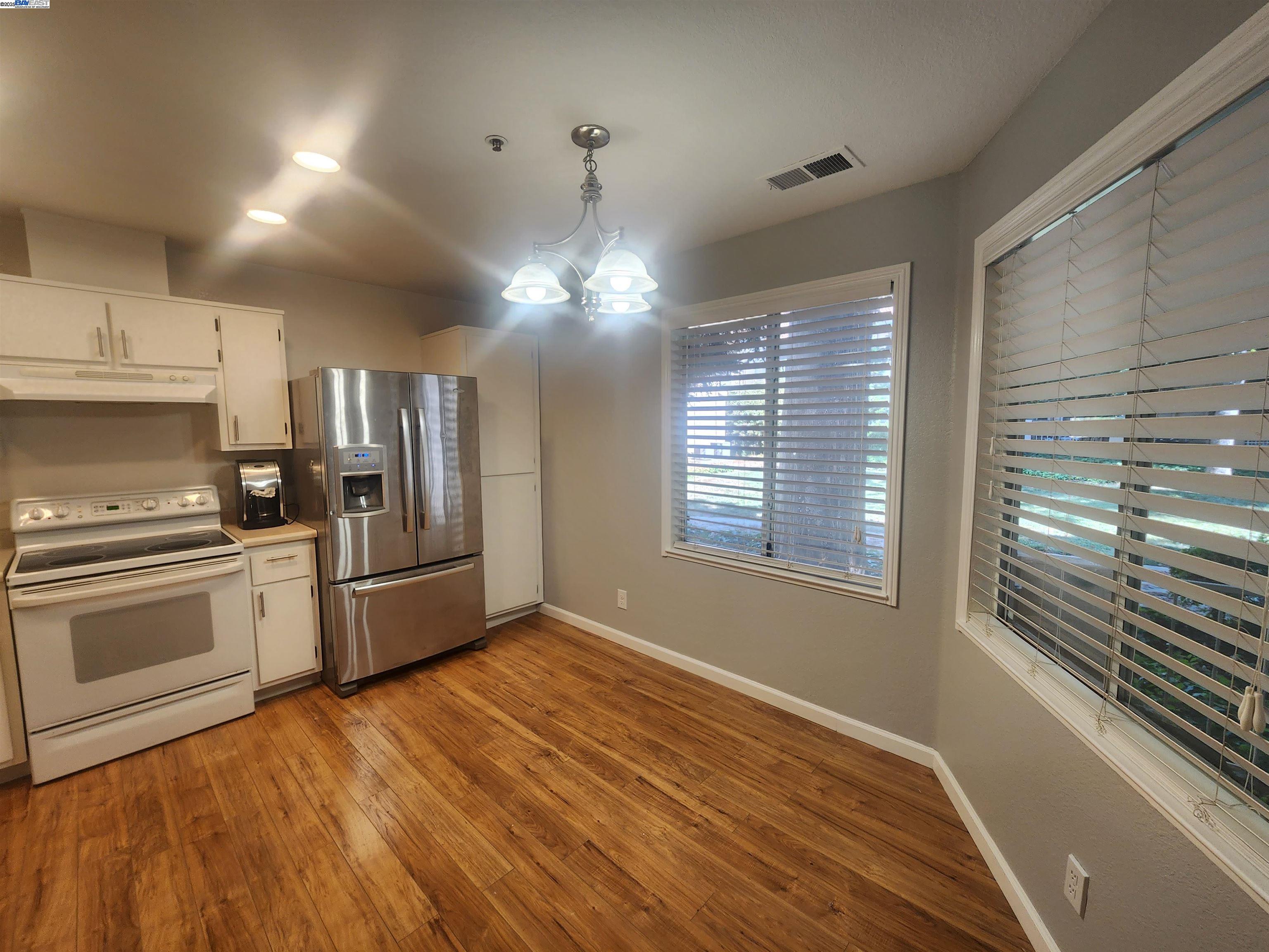 Detail Gallery Image 5 of 17 For 342 Chris Cmn #101,  Livermore,  CA 94550 - 1 Beds | 1 Baths
