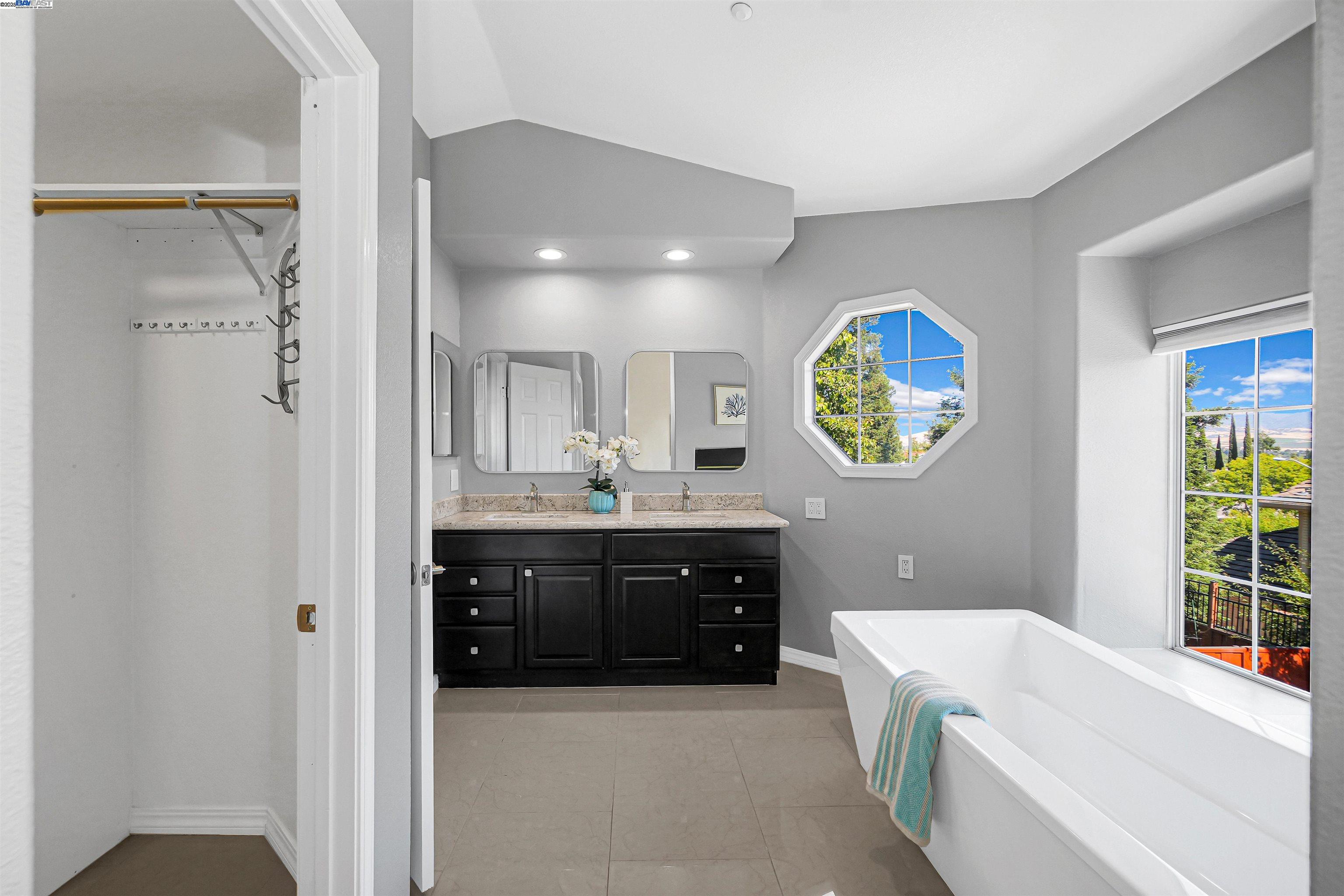 Detail Gallery Image 16 of 50 For 3473 Edinburgh Dr, Livermore,  CA 94551 - 6 Beds | 3 Baths