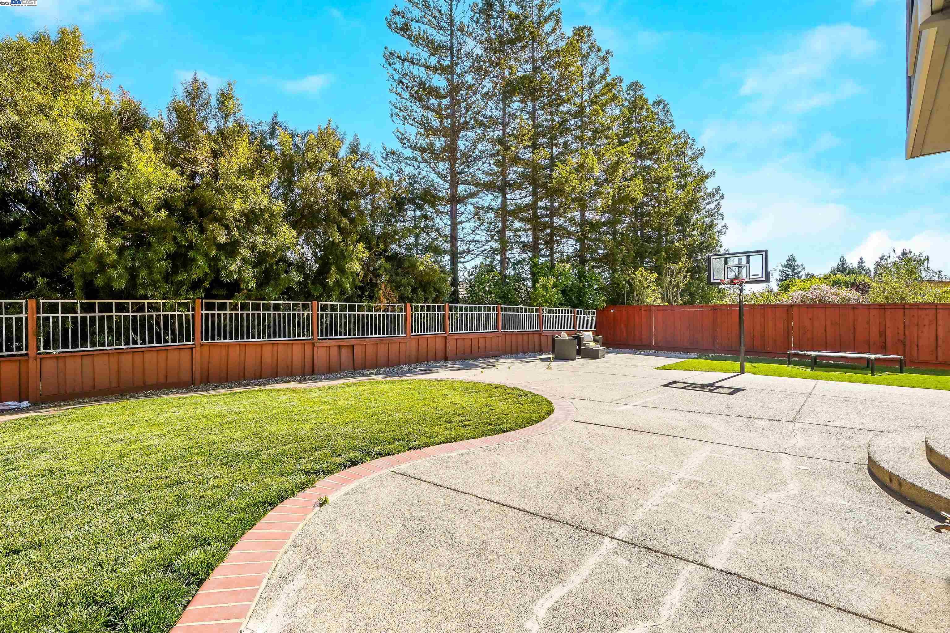 Detail Gallery Image 24 of 50 For 3473 Edinburgh Dr, Livermore,  CA 94551 - 6 Beds | 3 Baths