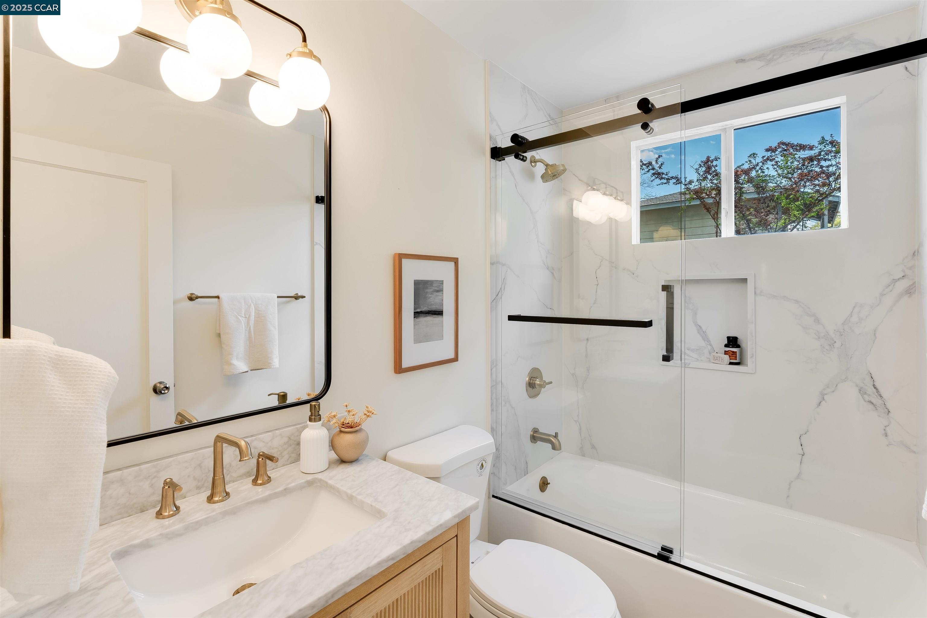 Detail Gallery Image 11 of 28 For 356 Kottinger Dr, Pleasanton,  CA 94566 - 4 Beds | 2 Baths