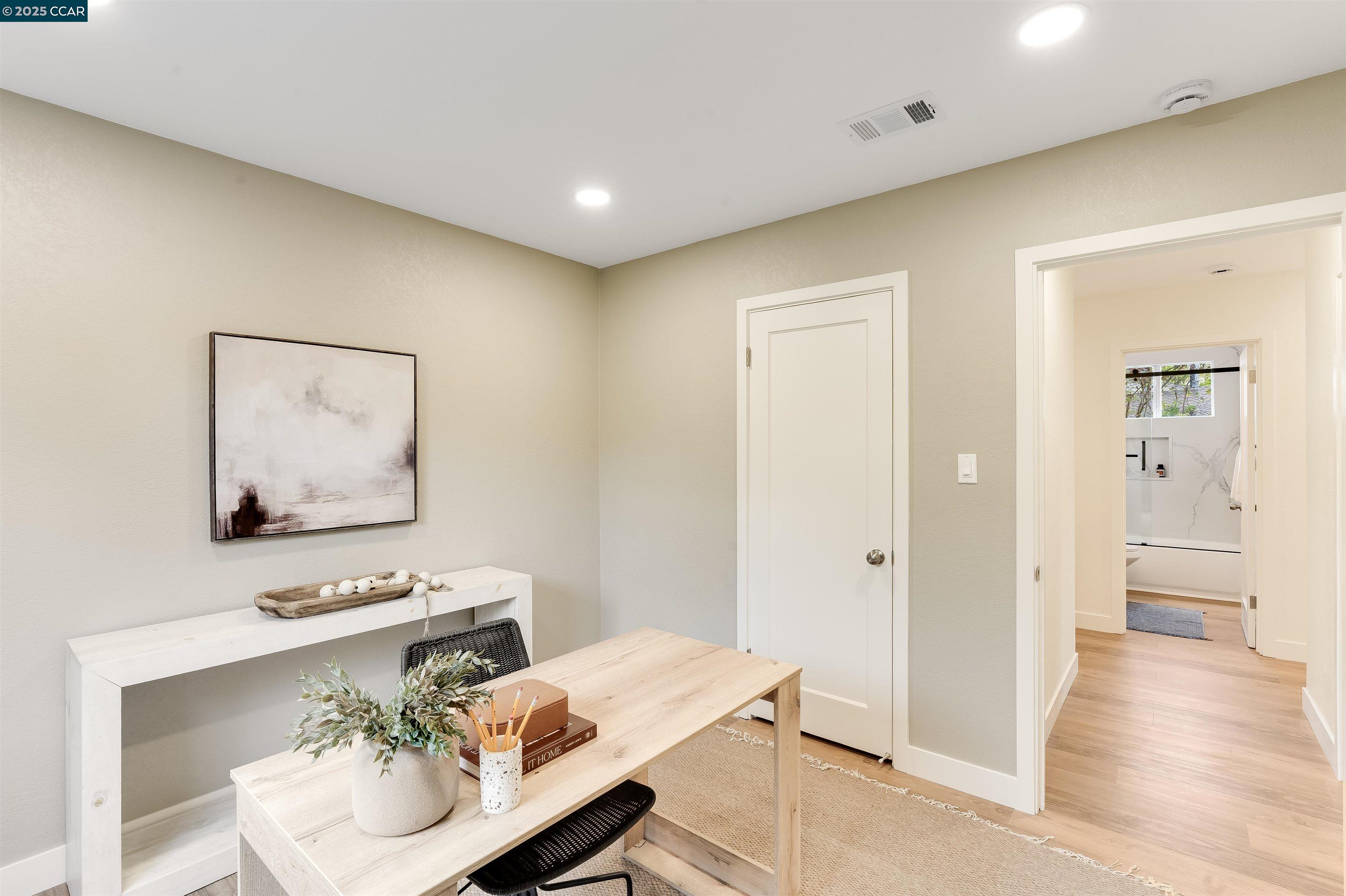 Detail Gallery Image 13 of 28 For 356 Kottinger Dr, Pleasanton,  CA 94566 - 4 Beds | 2 Baths