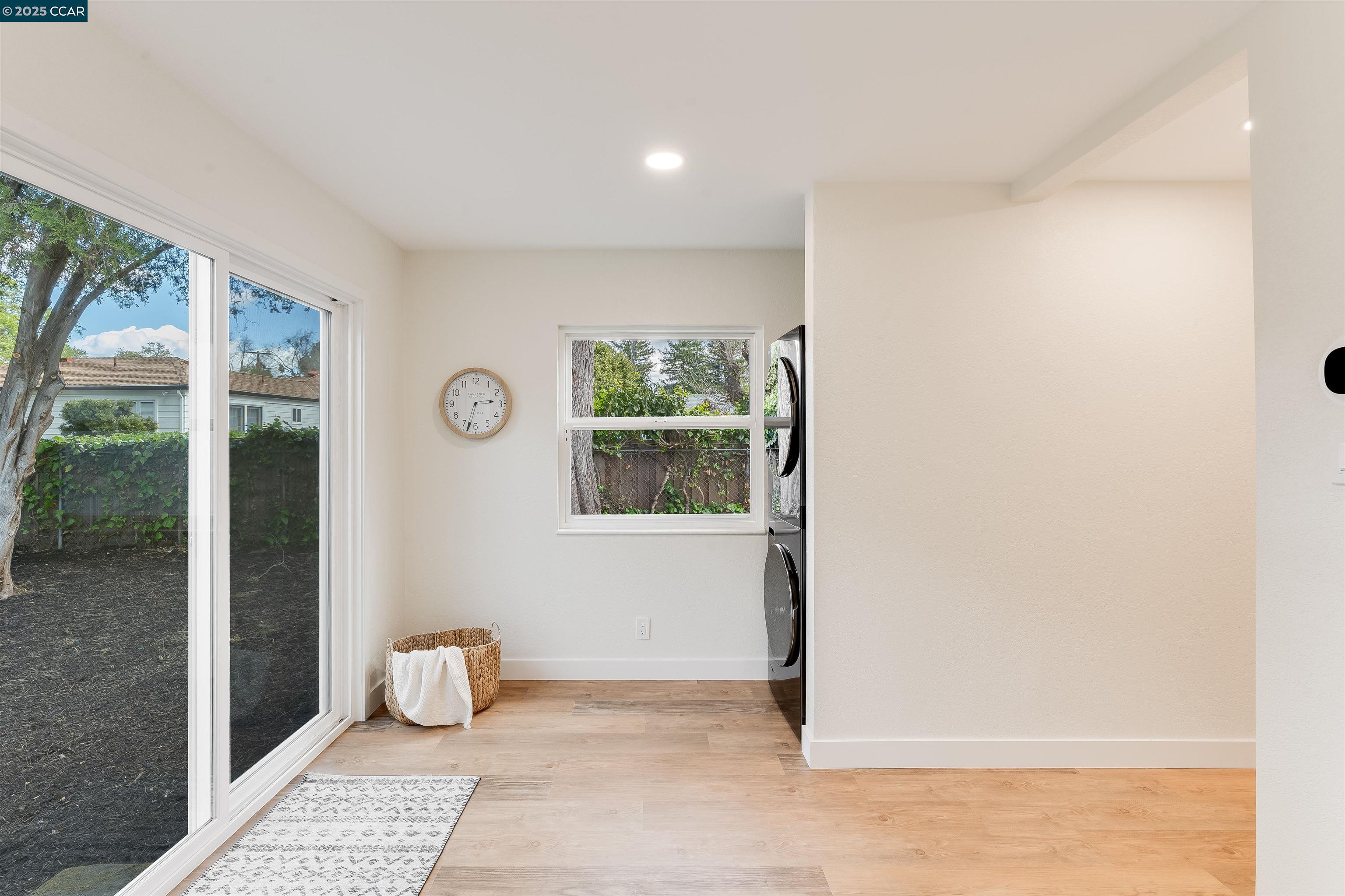 Detail Gallery Image 15 of 28 For 356 Kottinger Dr, Pleasanton,  CA 94566 - 4 Beds | 2 Baths