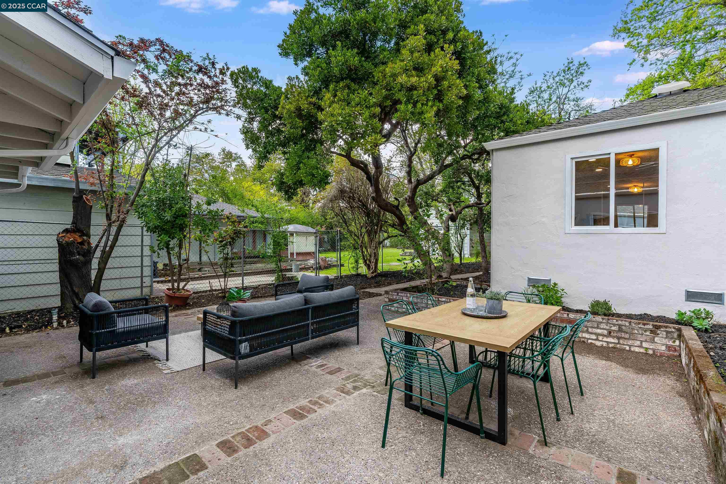 Detail Gallery Image 21 of 28 For 356 Kottinger Dr, Pleasanton,  CA 94566 - 4 Beds | 2 Baths