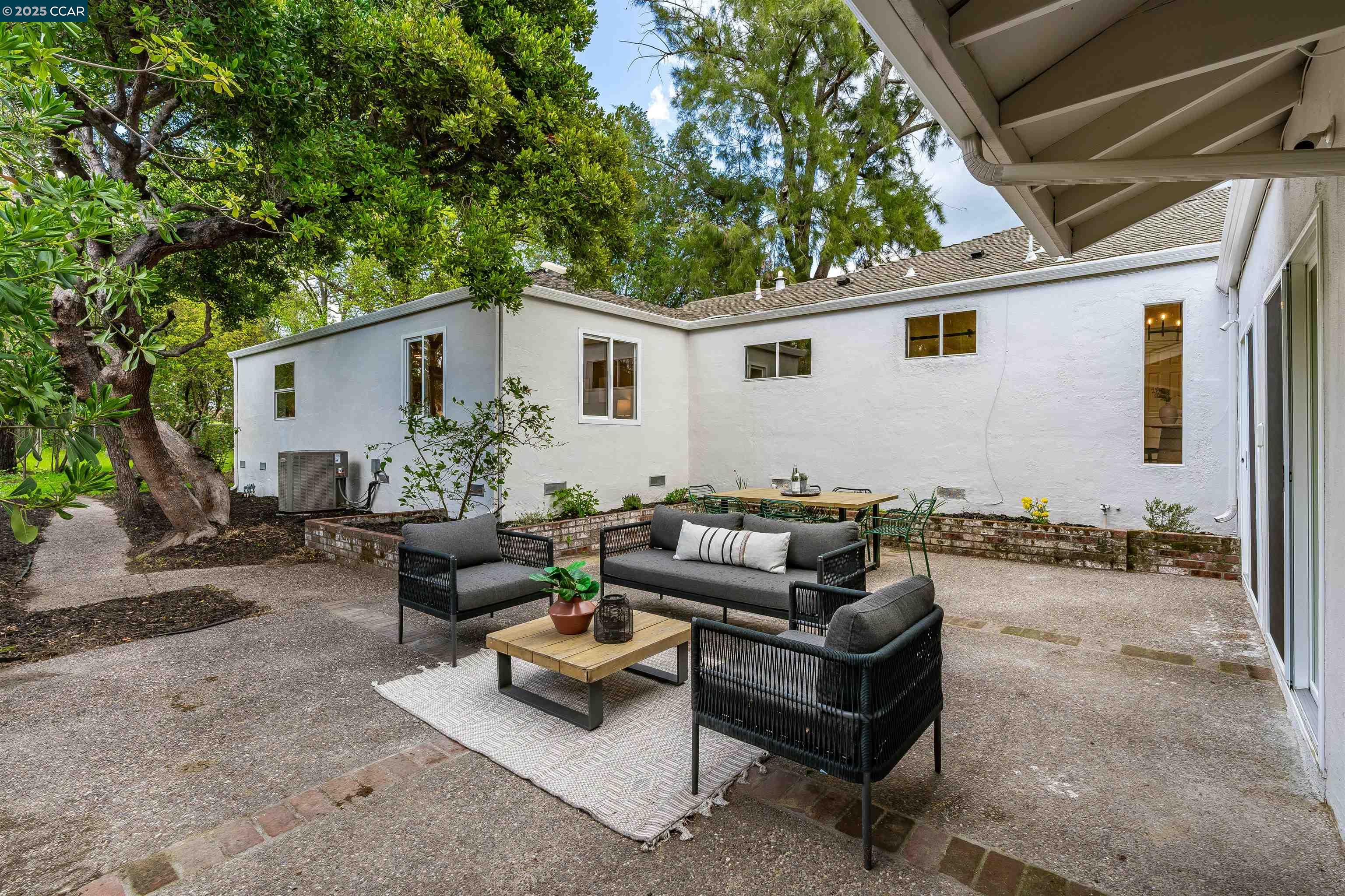 Detail Gallery Image 22 of 28 For 356 Kottinger Dr, Pleasanton,  CA 94566 - 4 Beds | 2 Baths