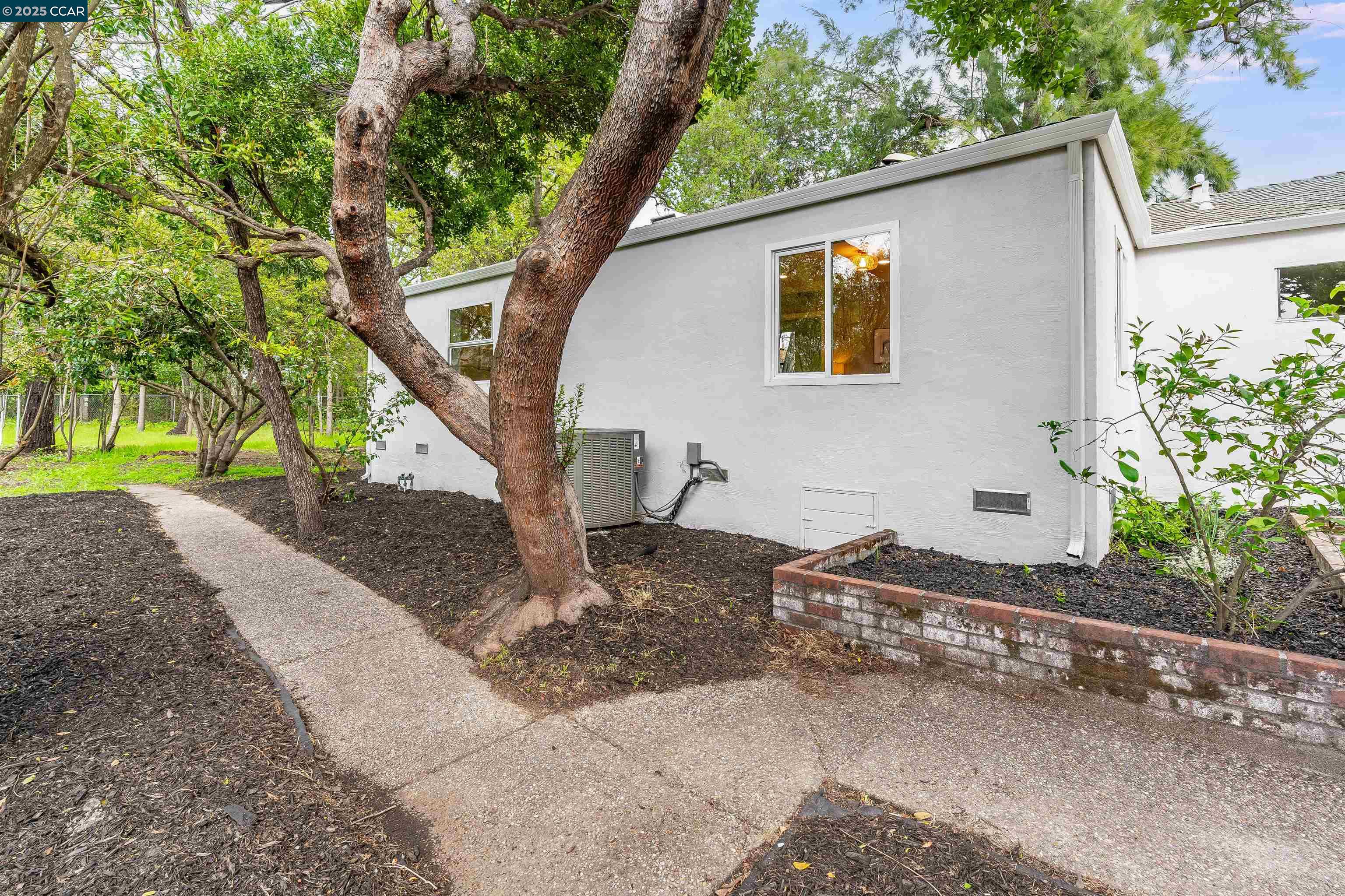 Detail Gallery Image 23 of 28 For 356 Kottinger Dr, Pleasanton,  CA 94566 - 4 Beds | 2 Baths