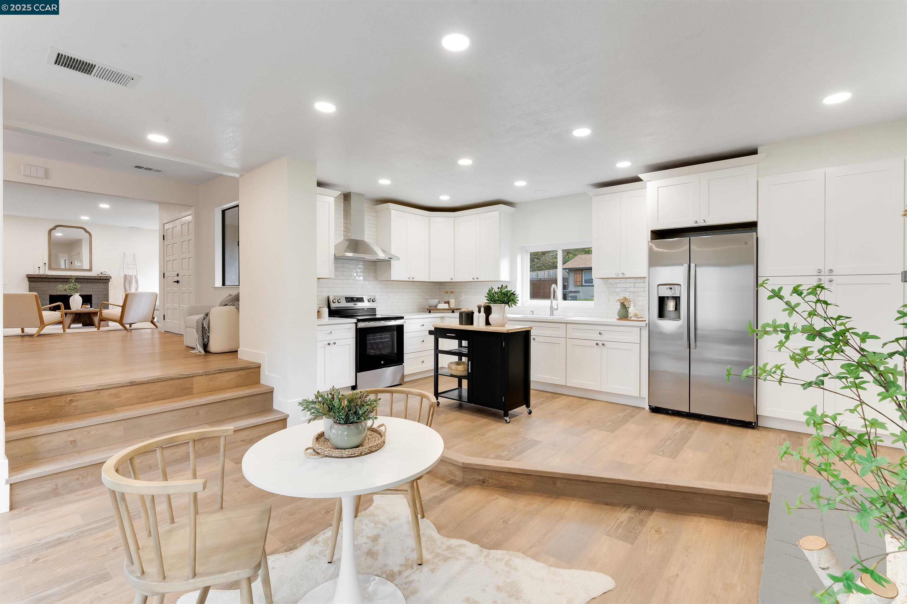 Detail Gallery Image 8 of 28 For 356 Kottinger Dr, Pleasanton,  CA 94566 - 4 Beds | 2 Baths