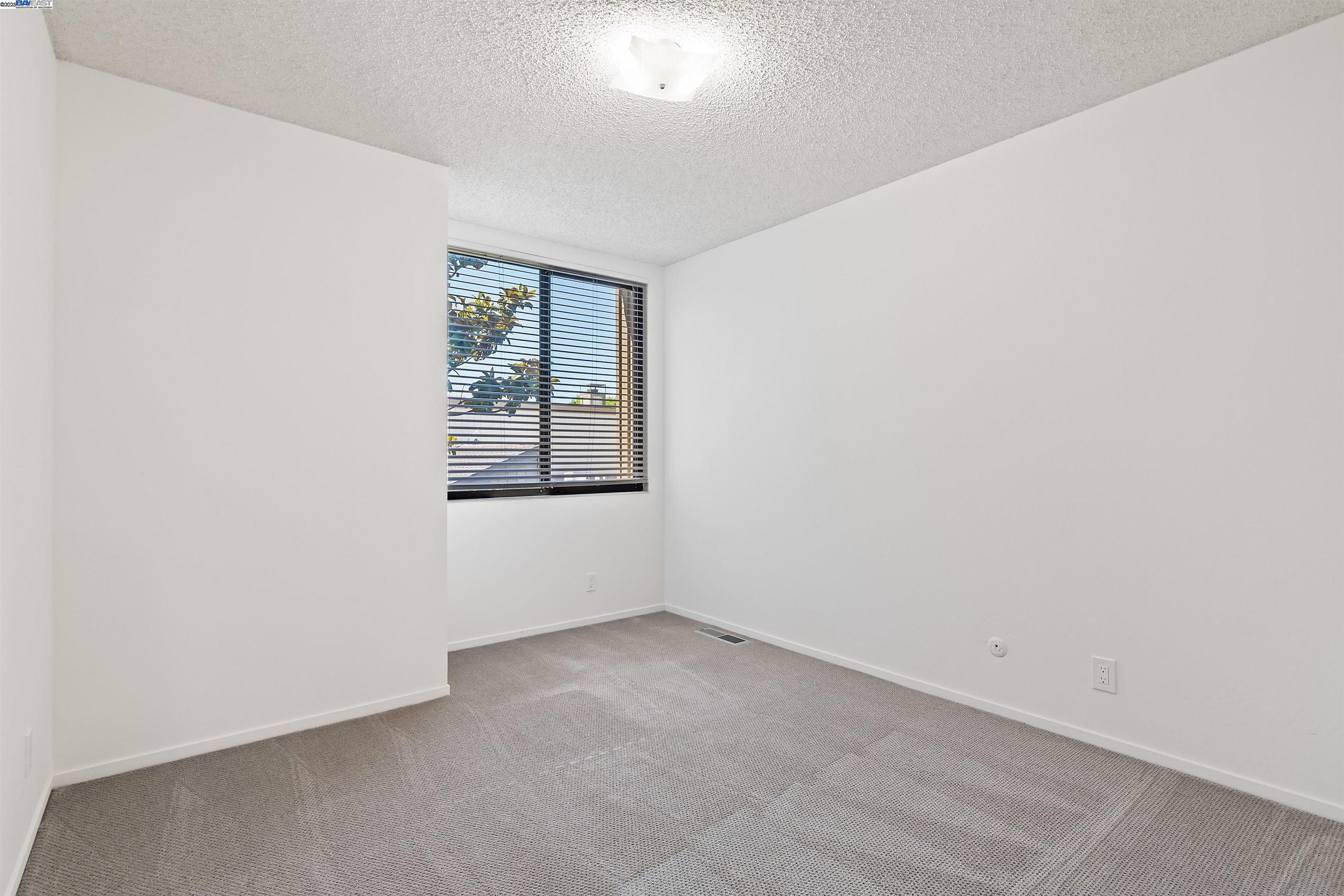 Photo #32: 41108459 Listing: Photo #32