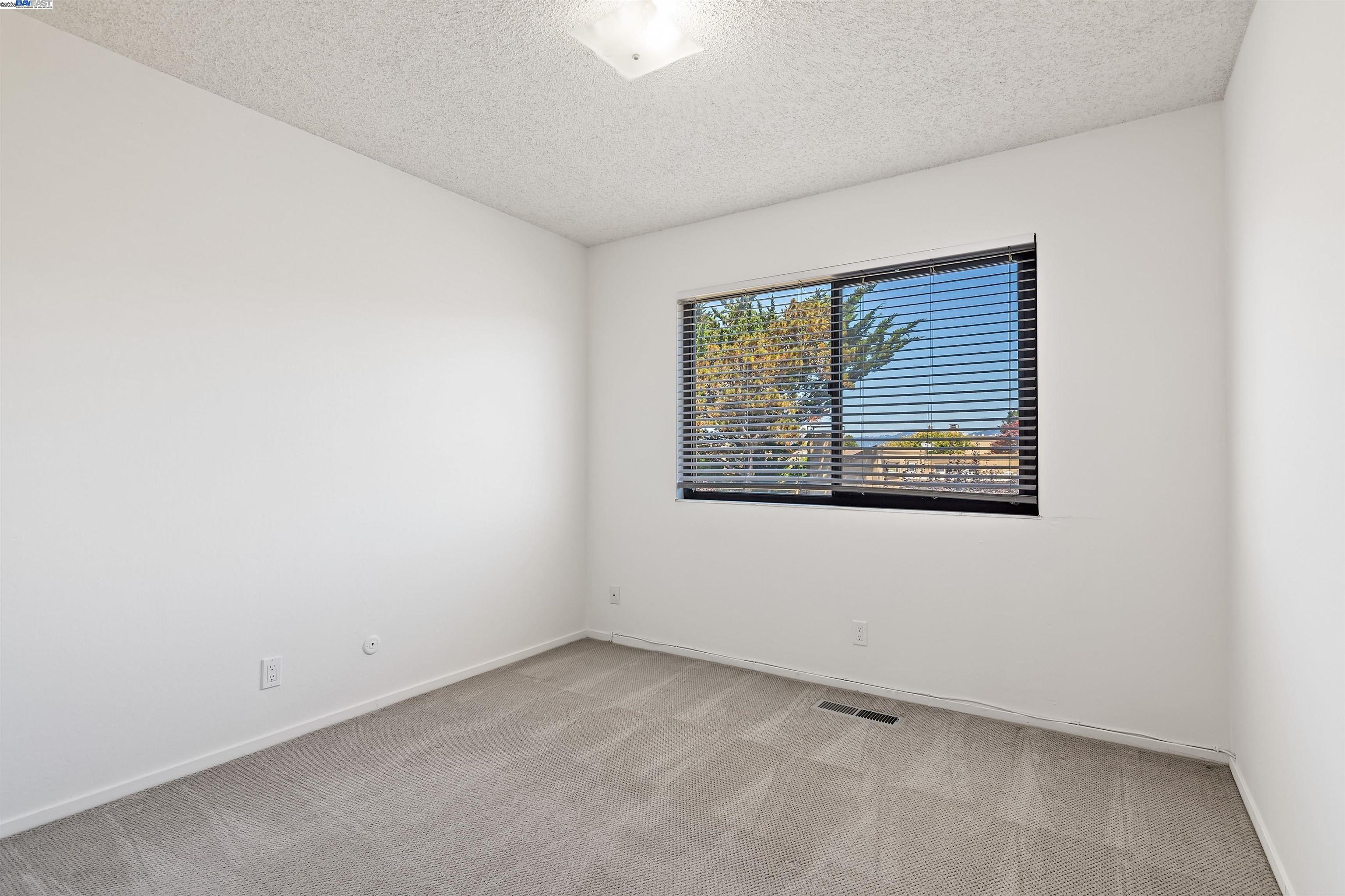 Photo #33: 41108459 Listing: Photo #33