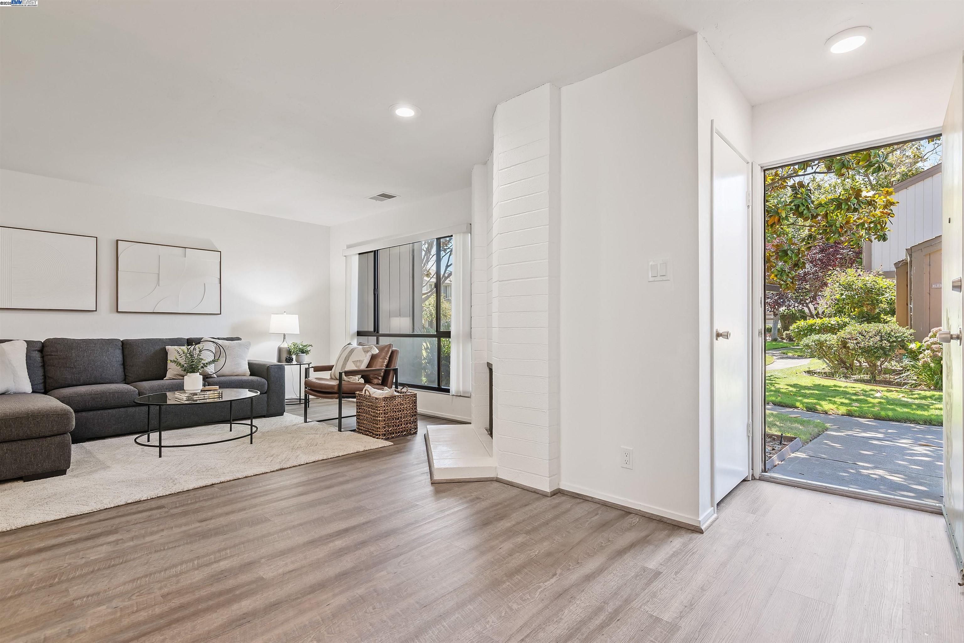 Photo #5: 41108459 Listing 