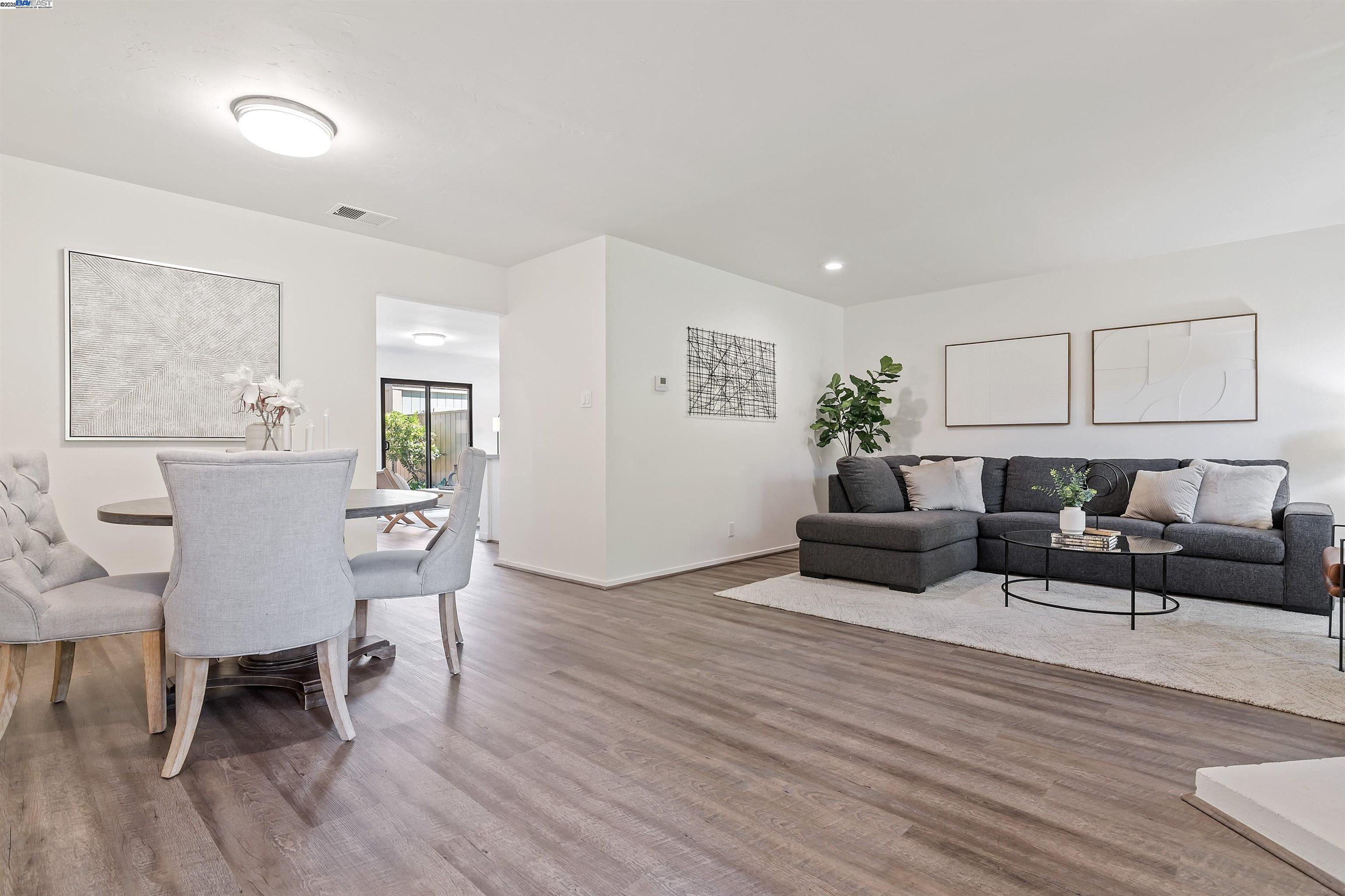 Photo #6: 41108459 Listing 