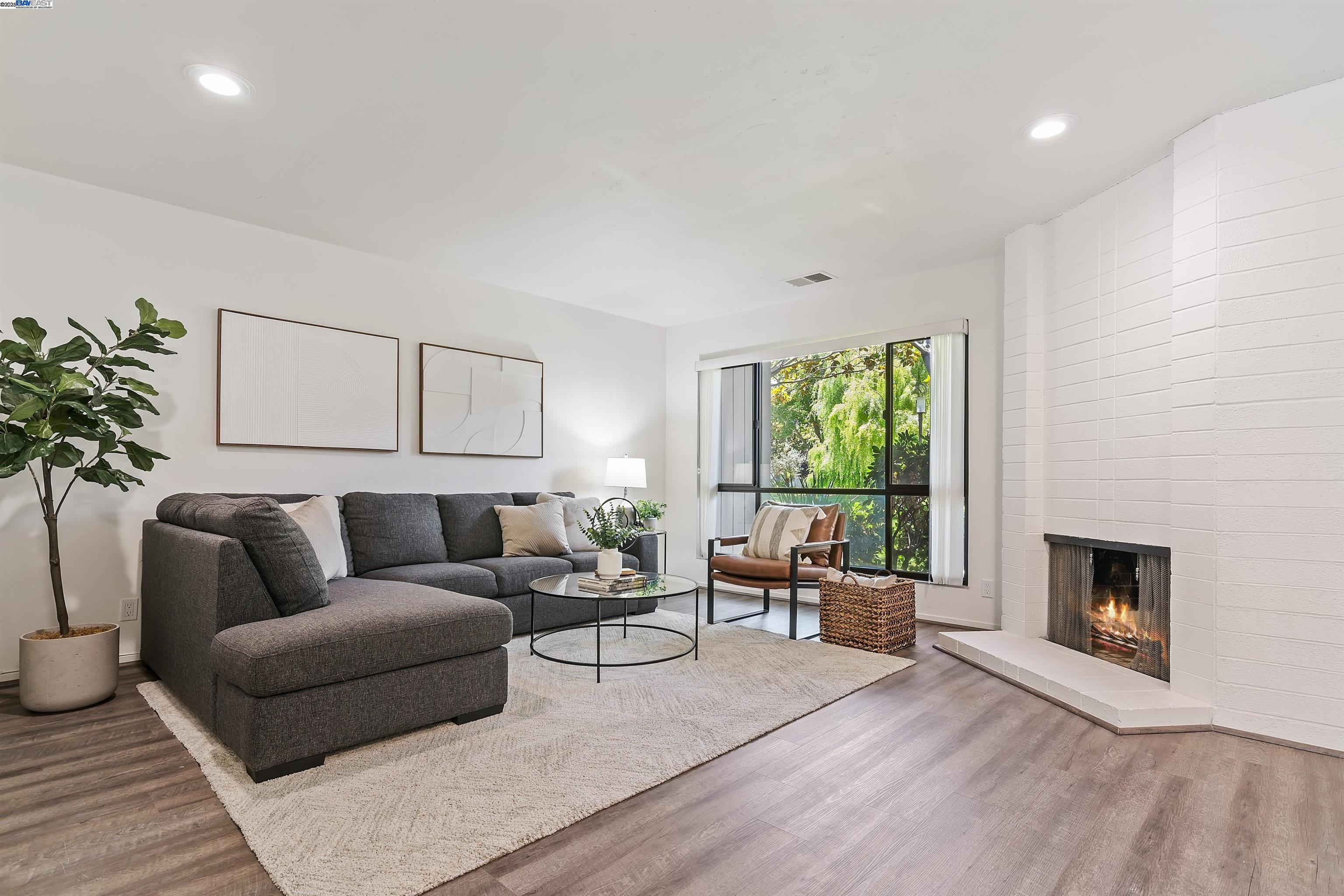 Photo #7: 41108459 Listing: Photo #7