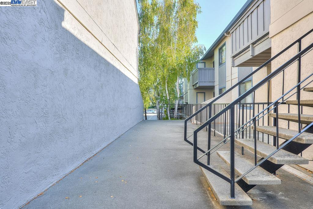 Detail Gallery Image 15 of 22 For 845 Woodside Way #111,  San Mateo,  CA 94401 - 2 Beds | 2 Baths