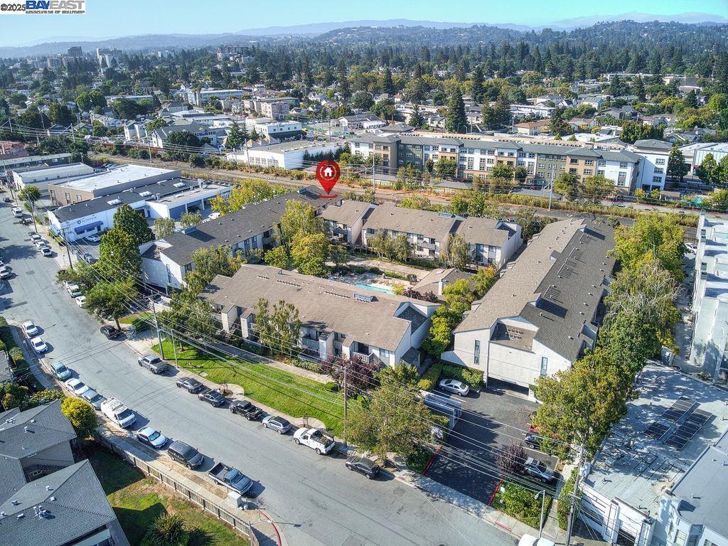 Detail Gallery Image 2 of 22 For 845 Woodside Way #111,  San Mateo,  CA 94401 - 2 Beds | 2 Baths