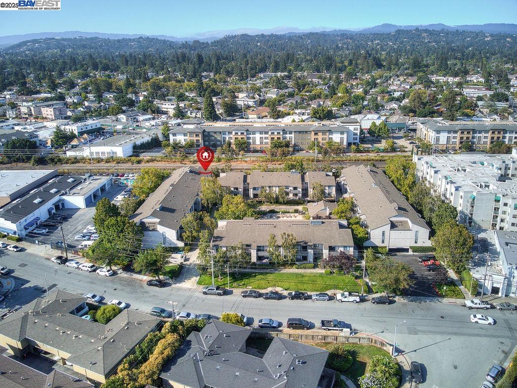 Detail Gallery Image 3 of 22 For 845 Woodside Way #111,  San Mateo,  CA 94401 - 2 Beds | 2 Baths