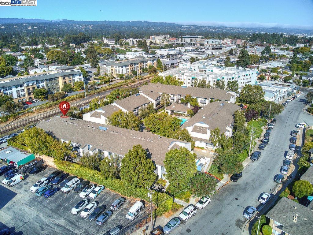 Detail Gallery Image 6 of 22 For 845 Woodside Way #111,  San Mateo,  CA 94401 - 2 Beds | 2 Baths