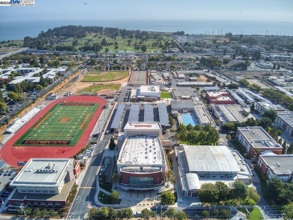 Detail Gallery Image 7 of 22 For 845 Woodside Way #111,  San Mateo,  CA 94401 - 2 Beds | 2 Baths