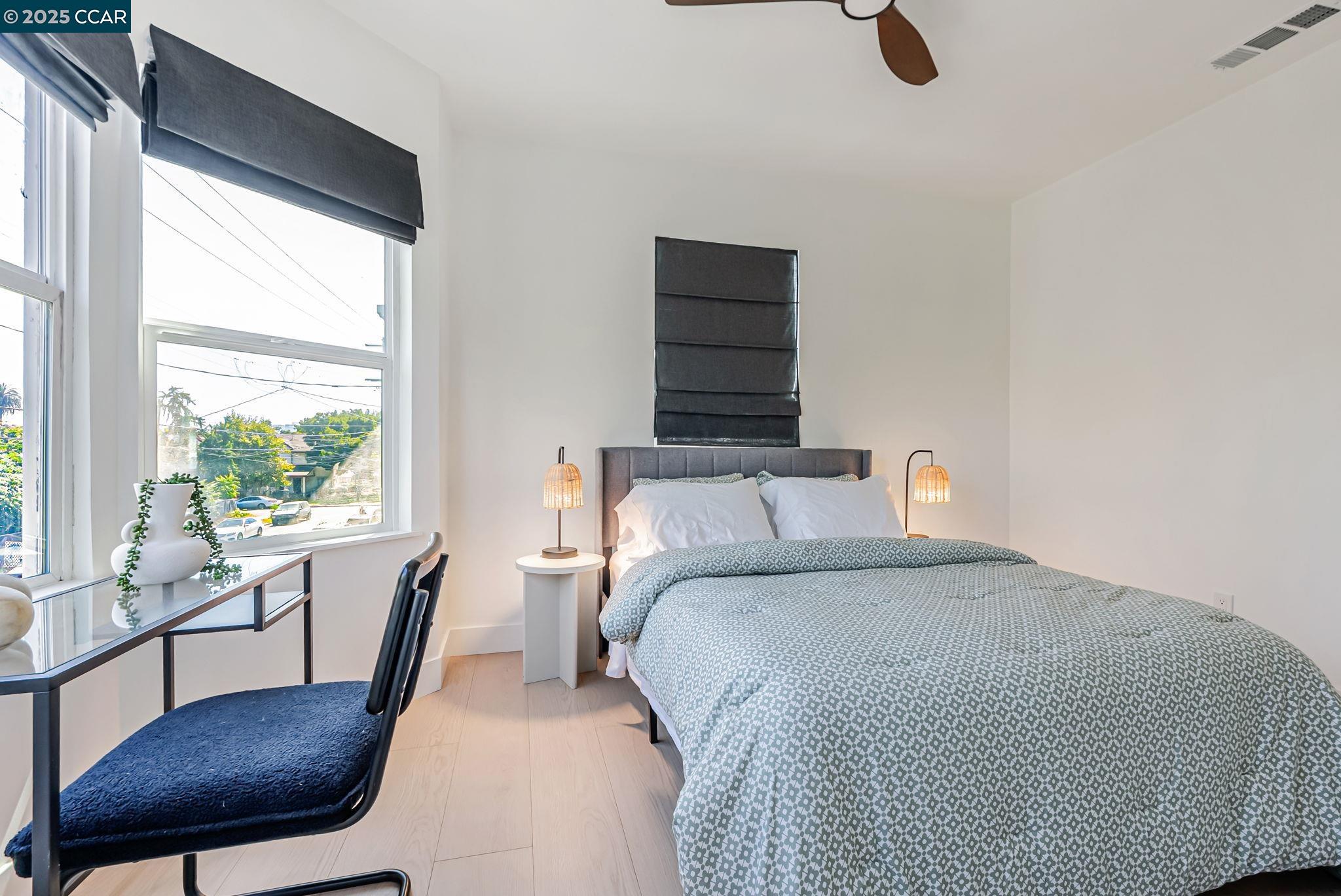 Detail Gallery Image 19 of 31 For 1727 9th St, Oakland,  CA 94607 - 4 Beds | 2/1 Baths
