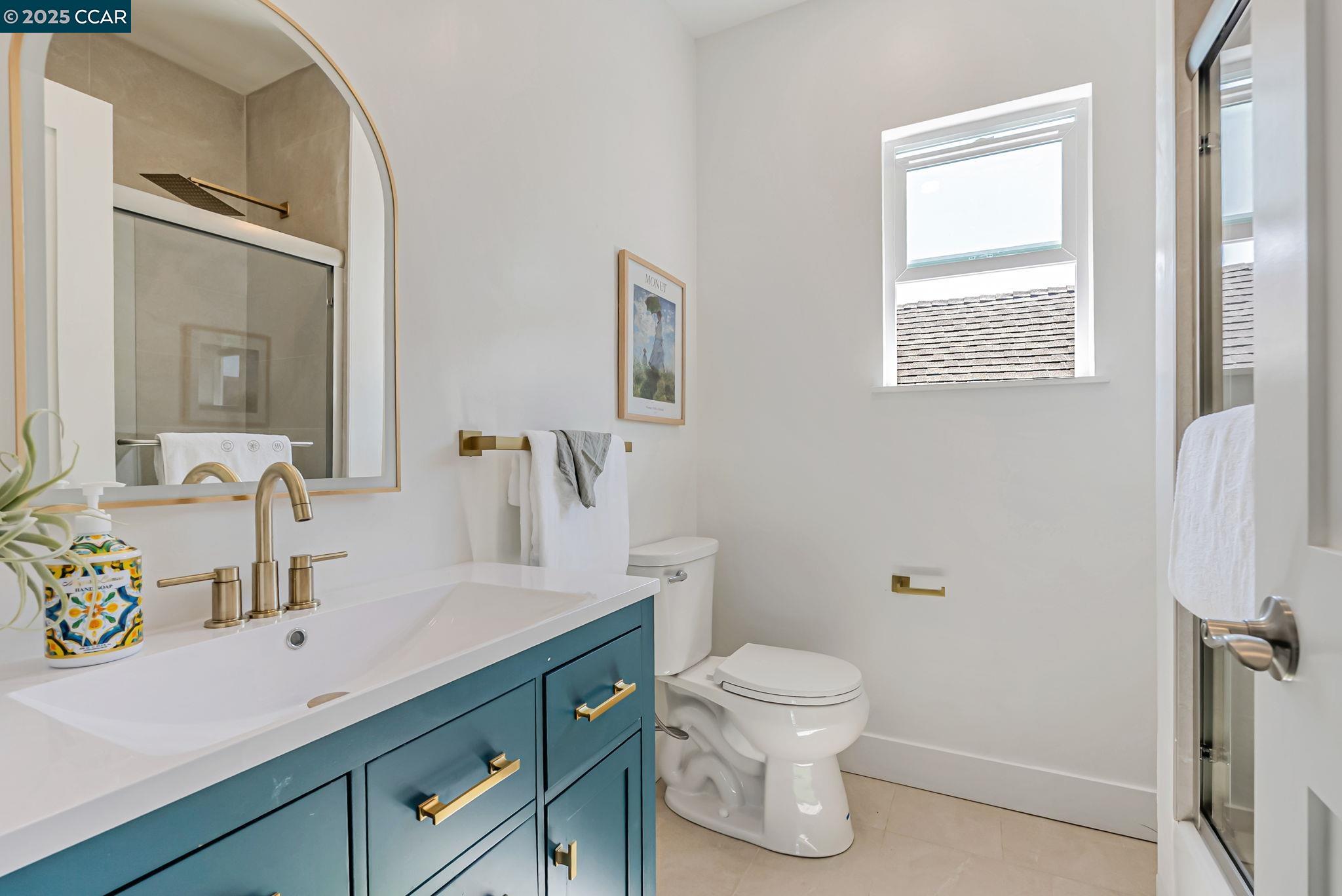 Detail Gallery Image 23 of 31 For 1727 9th St, Oakland,  CA 94607 - 4 Beds | 2/1 Baths