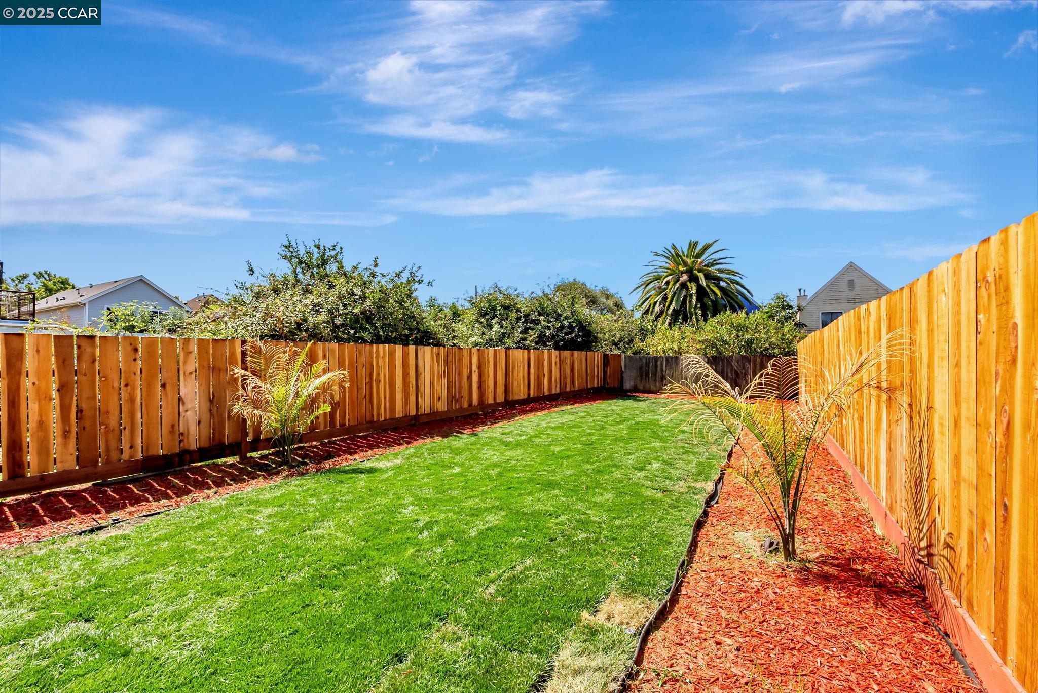 Detail Gallery Image 27 of 31 For 1727 9th St, Oakland,  CA 94607 - 4 Beds | 2/1 Baths