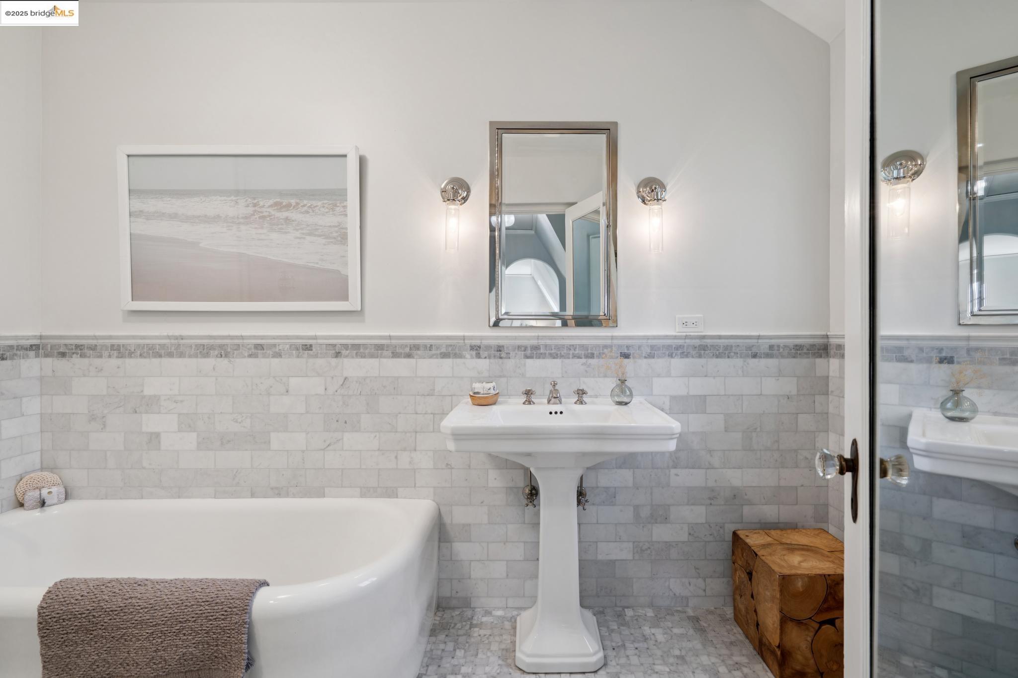 Detail Gallery Image 29 of 60 For 33 Richardson Way, Piedmont,  CA 94611 - 4 Beds | 3 Baths