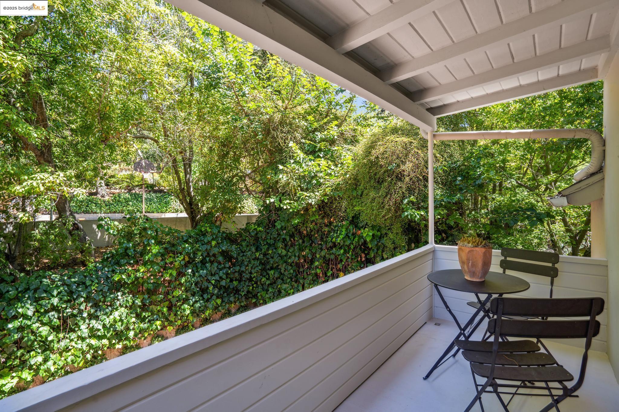 Detail Gallery Image 33 of 60 For 33 Richardson Way, Piedmont,  CA 94611 - 4 Beds | 3 Baths