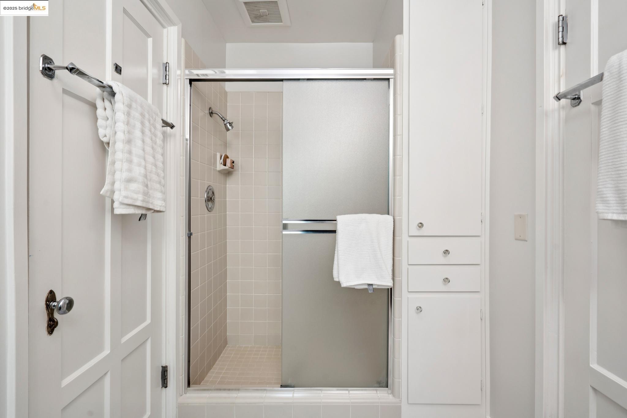 Detail Gallery Image 35 of 60 For 33 Richardson Way, Piedmont,  CA 94611 - 4 Beds | 3 Baths
