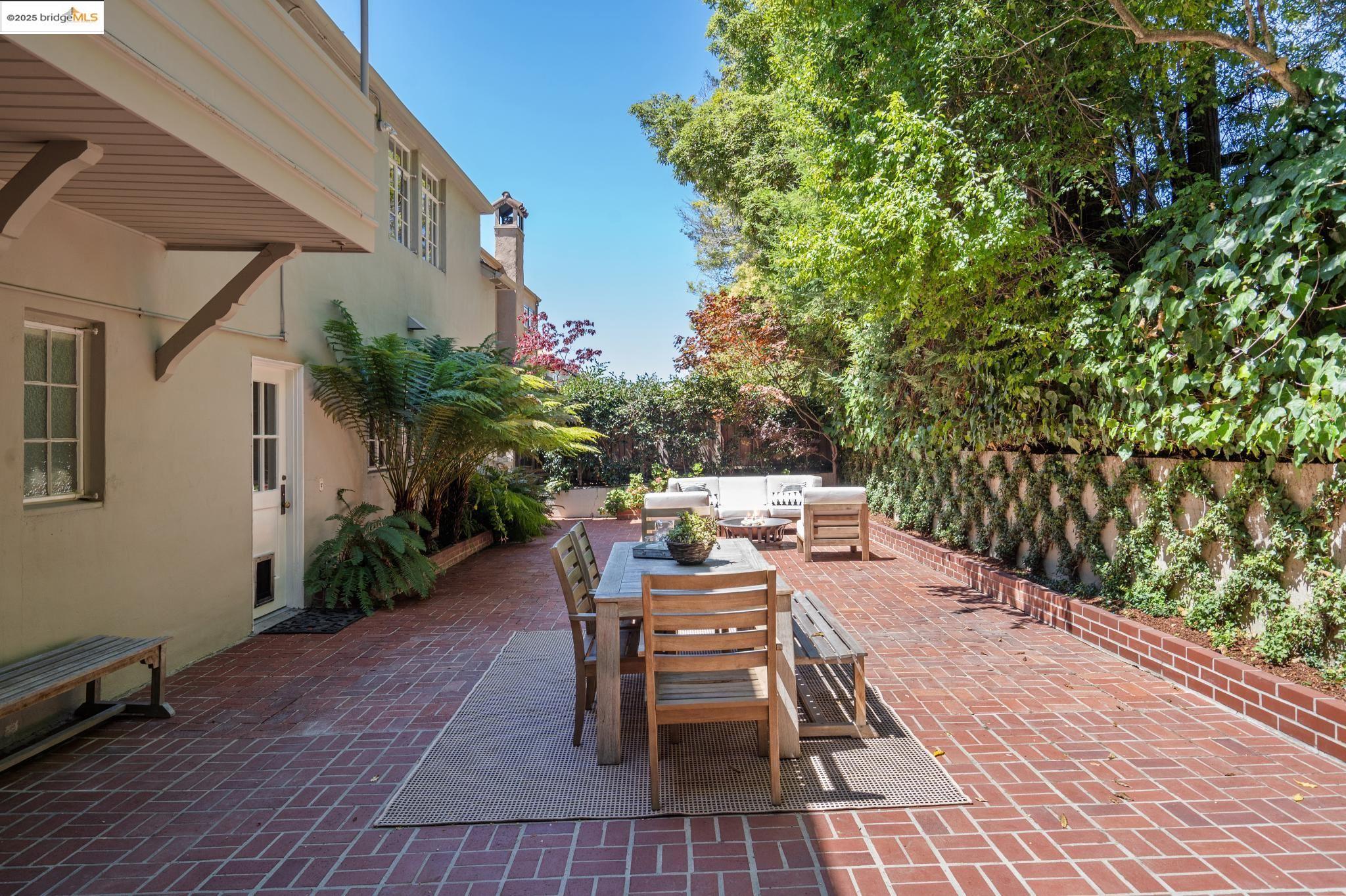 Detail Gallery Image 42 of 60 For 33 Richardson Way, Piedmont,  CA 94611 - 4 Beds | 3 Baths