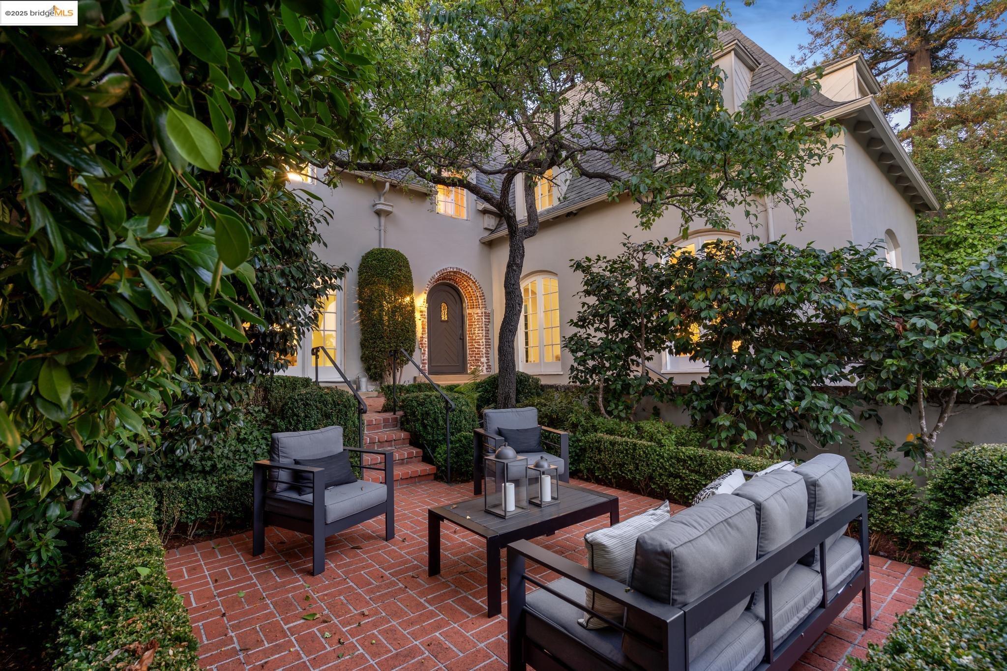 Detail Gallery Image 47 of 60 For 33 Richardson Way, Piedmont,  CA 94611 - 4 Beds | 3 Baths