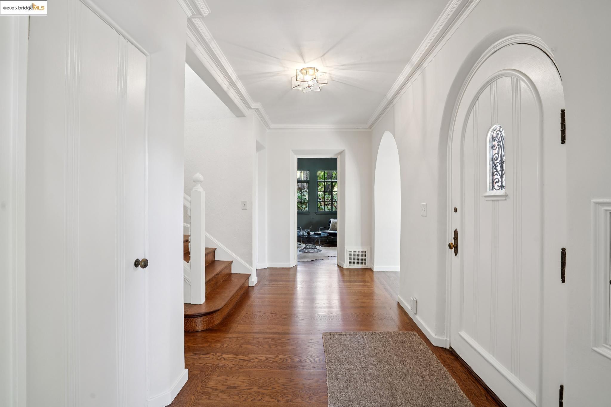 Detail Gallery Image 6 of 60 For 33 Richardson Way, Piedmont,  CA 94611 - 4 Beds | 3 Baths