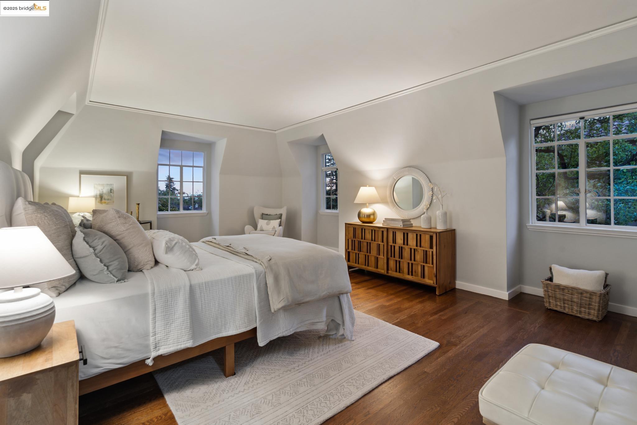 Detail Gallery Image 54 of 60 For 33 Richardson Way, Piedmont,  CA 94611 - 4 Beds | 3 Baths