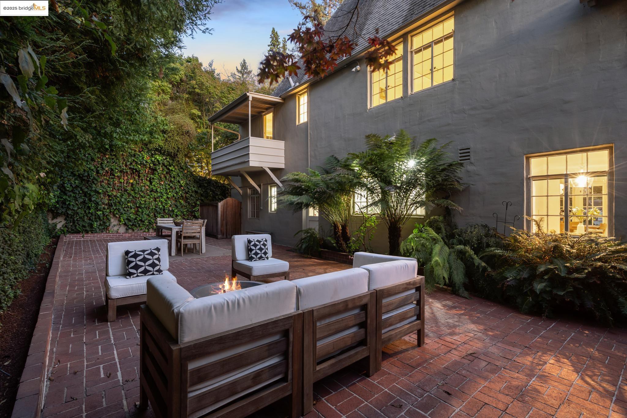 Detail Gallery Image 58 of 60 For 33 Richardson Way, Piedmont,  CA 94611 - 4 Beds | 3 Baths