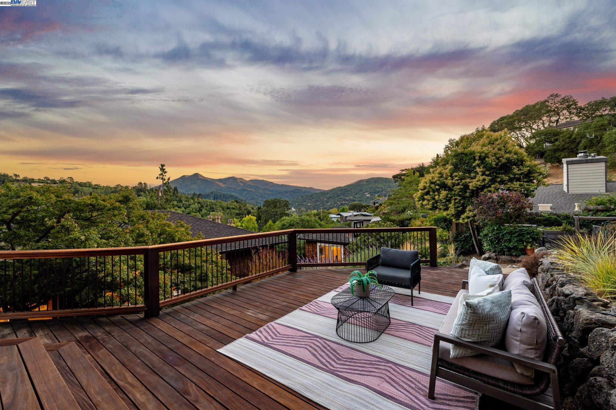 Detail Gallery Image 1 of 60 For 184 Hilldale Dr, San Anselmo,  CA 94960 - 4 Beds | 3 Baths