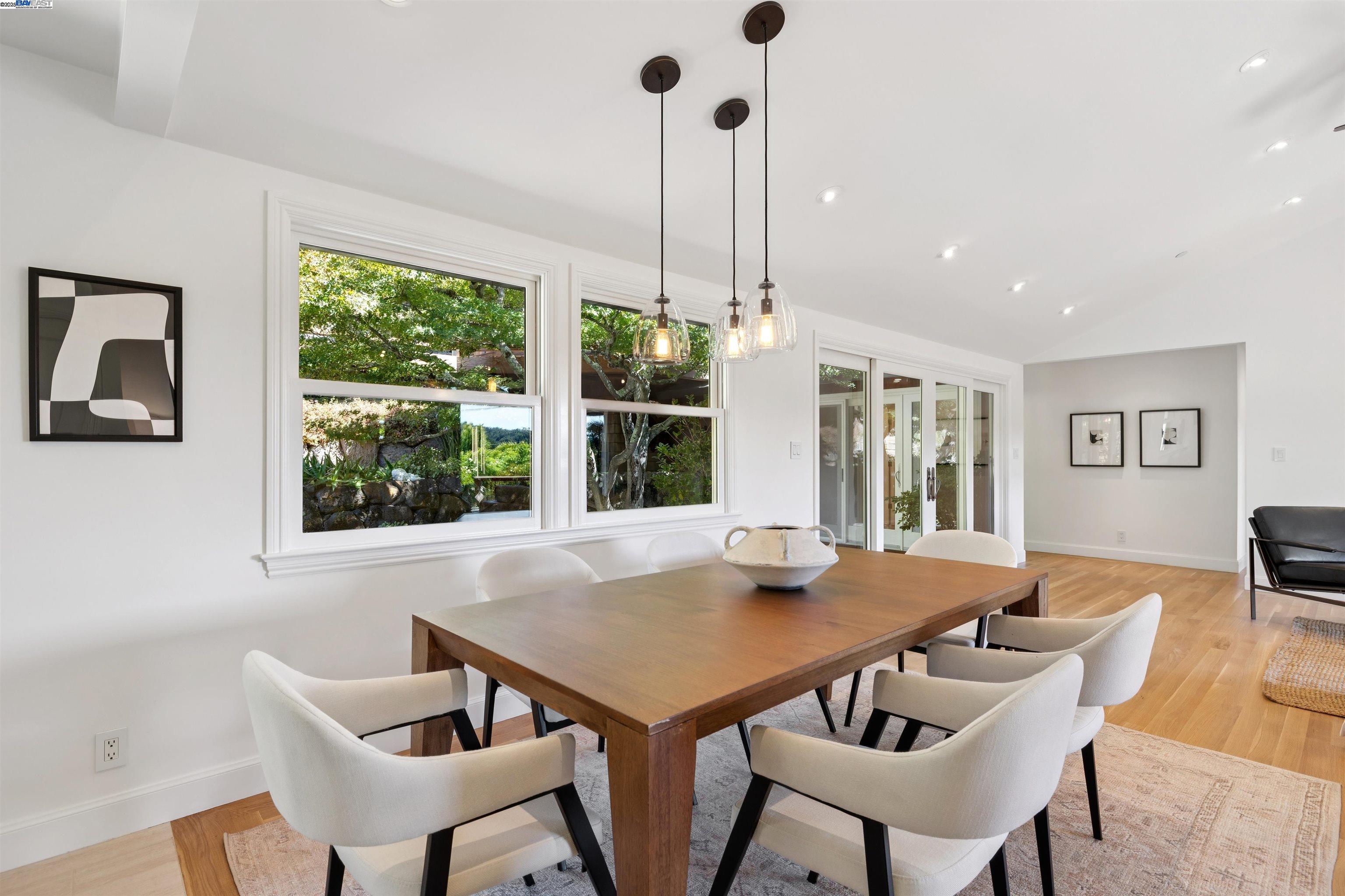 Detail Gallery Image 19 of 60 For 184 Hilldale Dr, San Anselmo,  CA 94960 - 4 Beds | 3 Baths