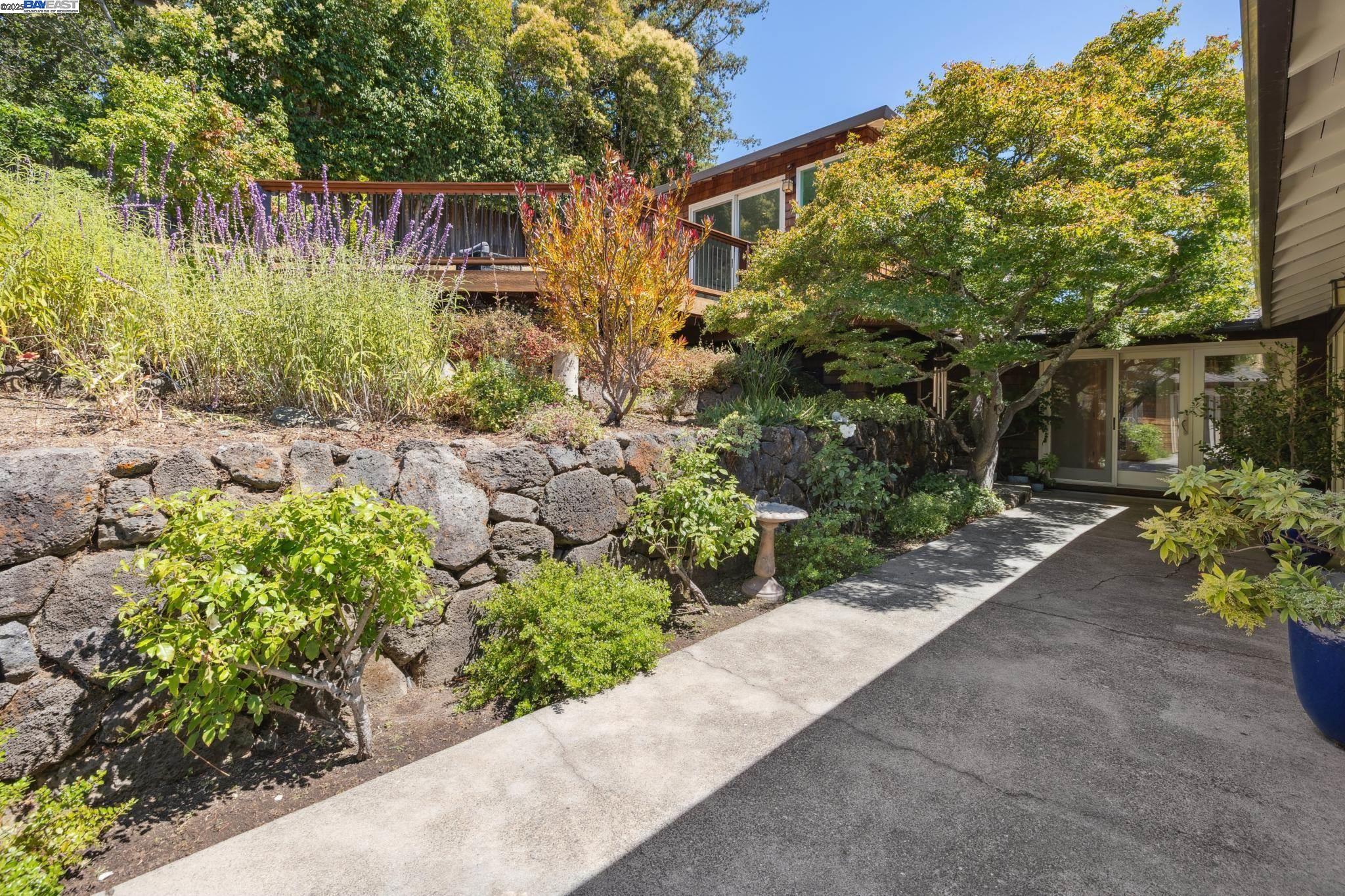 Detail Gallery Image 23 of 60 For 184 Hilldale Dr, San Anselmo,  CA 94960 - 4 Beds | 3 Baths