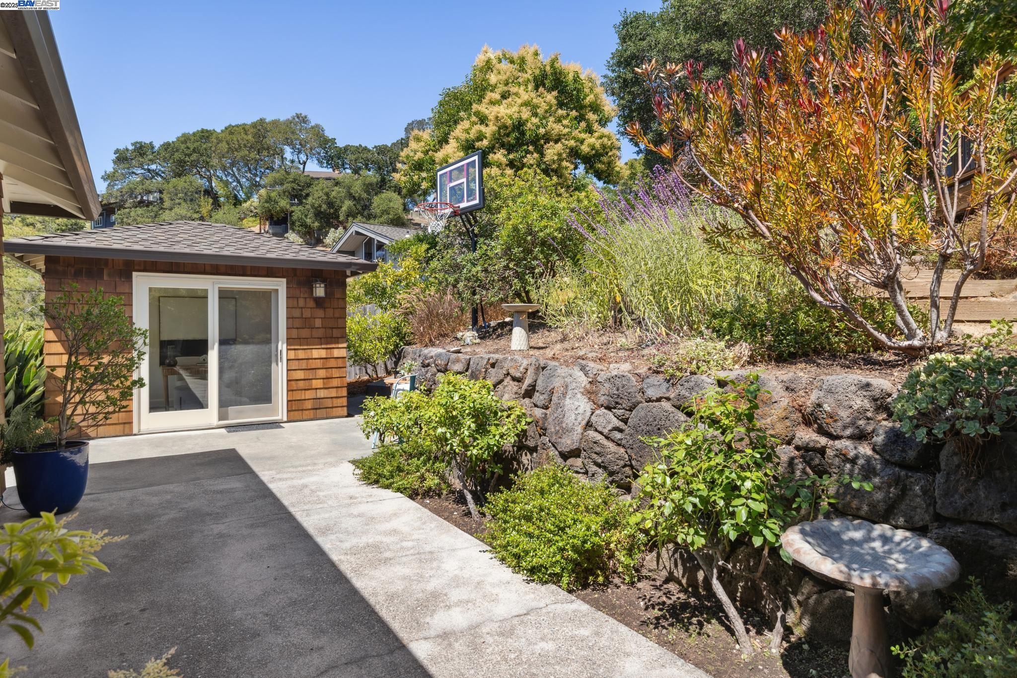 Detail Gallery Image 47 of 60 For 184 Hilldale Dr, San Anselmo,  CA 94960 - 4 Beds | 3 Baths
