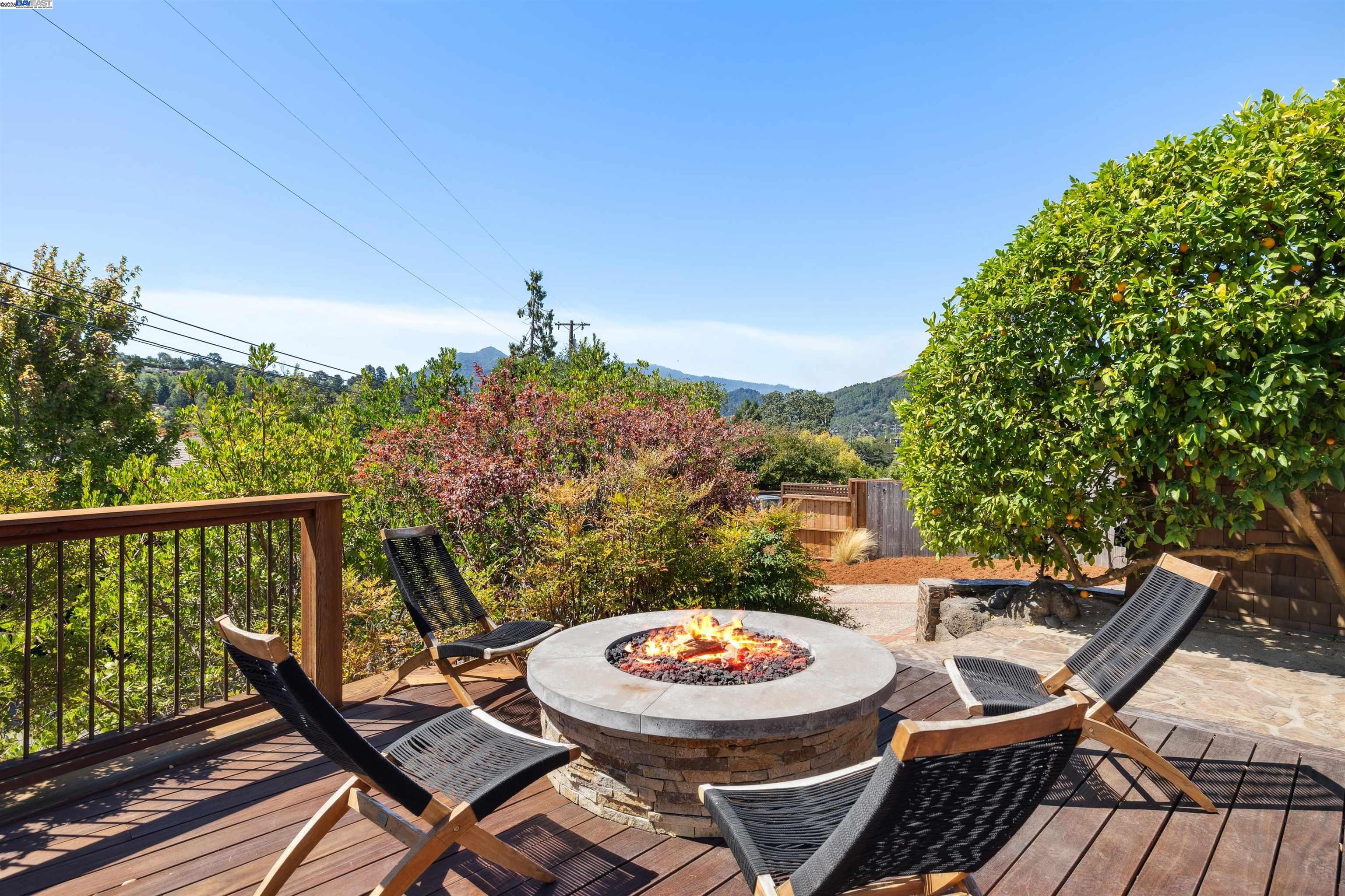 Detail Gallery Image 6 of 60 For 184 Hilldale Dr, San Anselmo,  CA 94960 - 4 Beds | 3 Baths