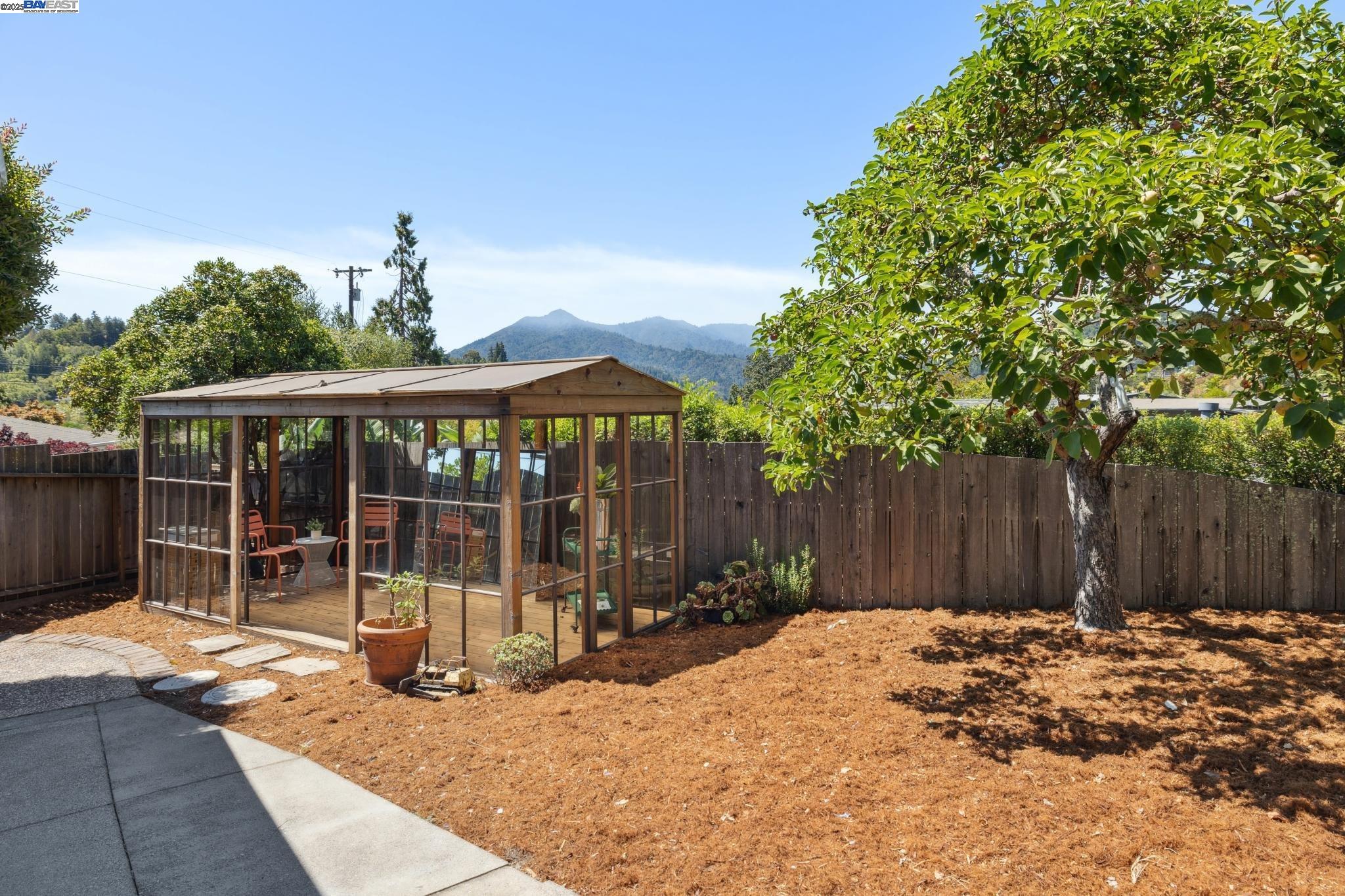 Detail Gallery Image 52 of 60 For 184 Hilldale Dr, San Anselmo,  CA 94960 - 4 Beds | 3 Baths