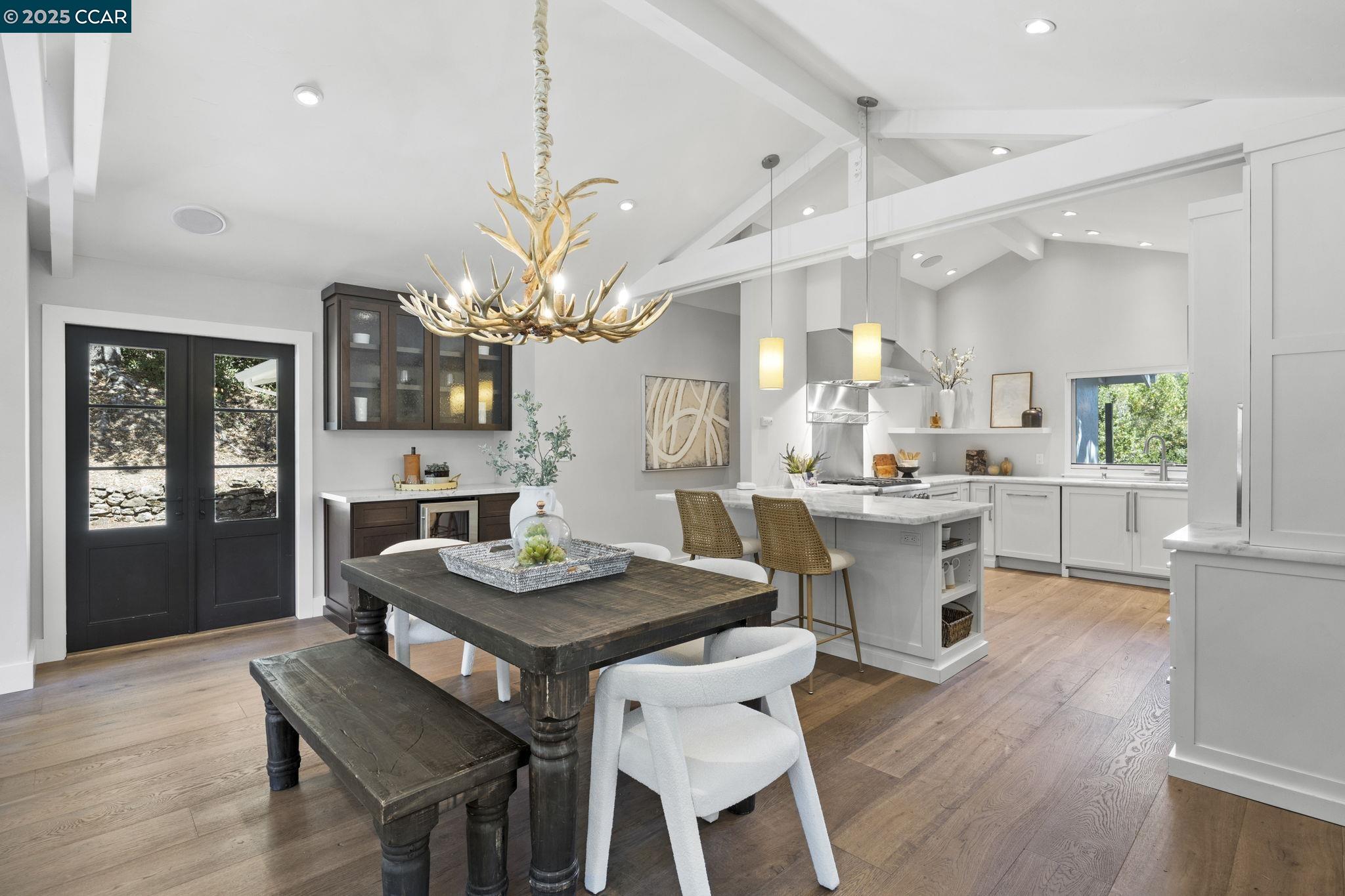 Detail Gallery Image 16 of 53 For 10 Albo Ct, Orinda,  CA 94563 - 5 Beds | 3/1 Baths