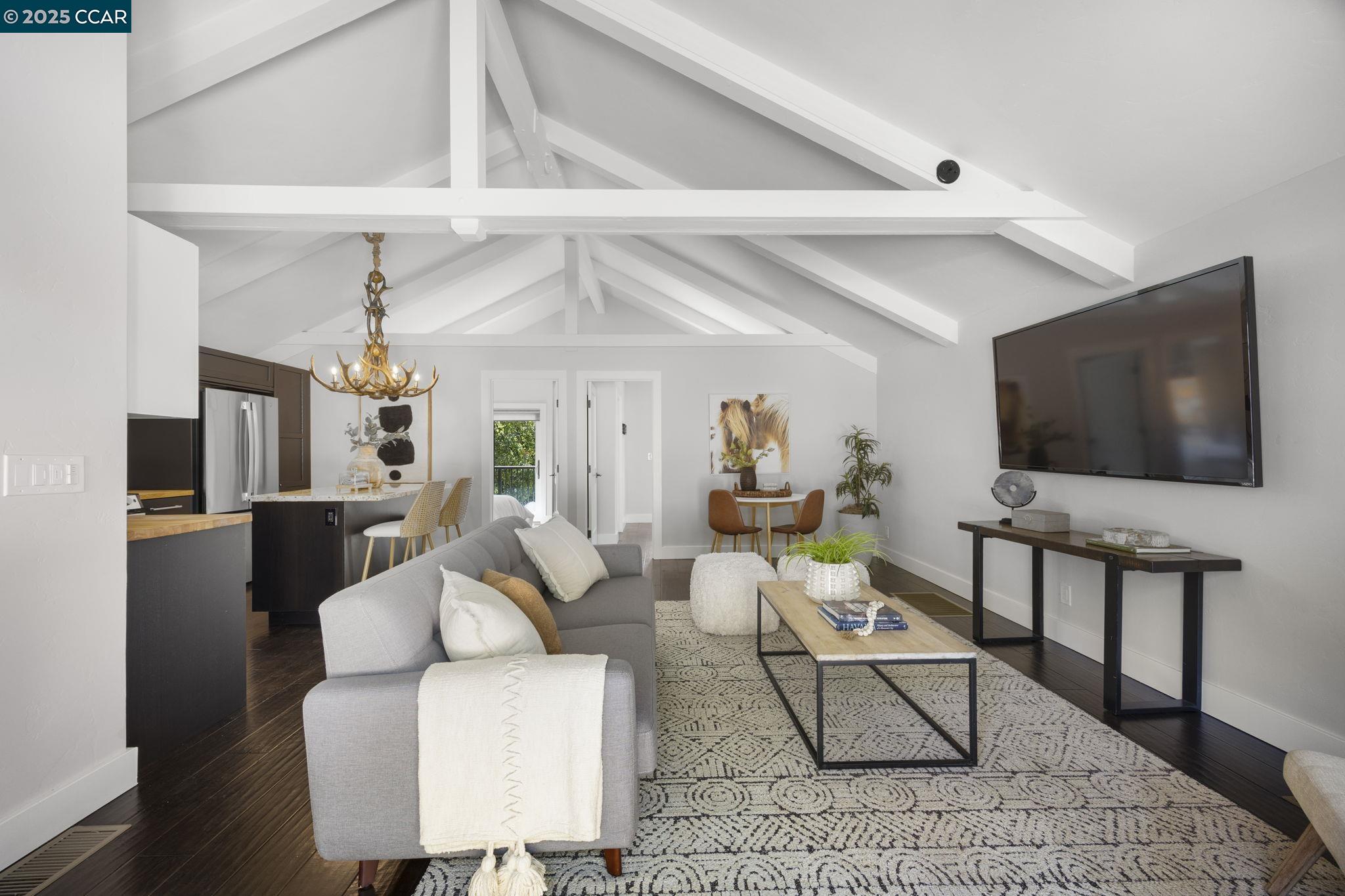 Detail Gallery Image 32 of 53 For 10 Albo Ct, Orinda,  CA 94563 - 5 Beds | 3/1 Baths