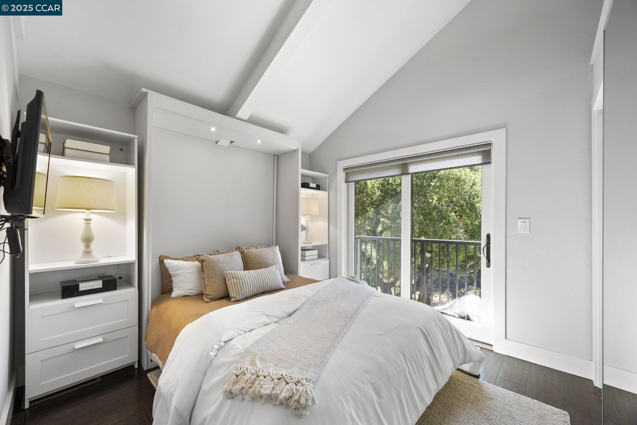 Detail Gallery Image 39 of 53 For 10 Albo Ct, Orinda,  CA 94563 - 5 Beds | 3/1 Baths
