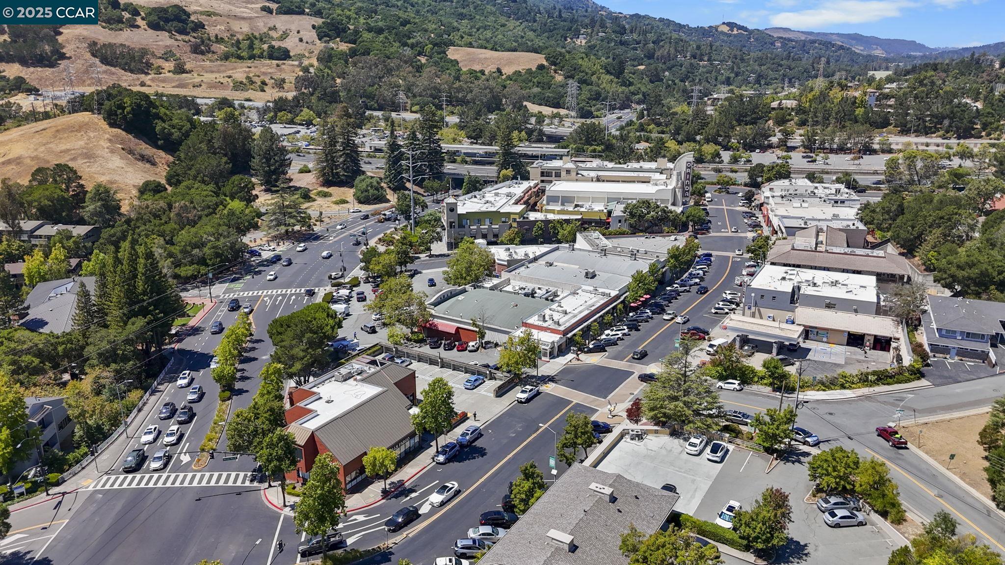 Detail Gallery Image 51 of 53 For 10 Albo Ct, Orinda,  CA 94563 - 5 Beds | 3/1 Baths