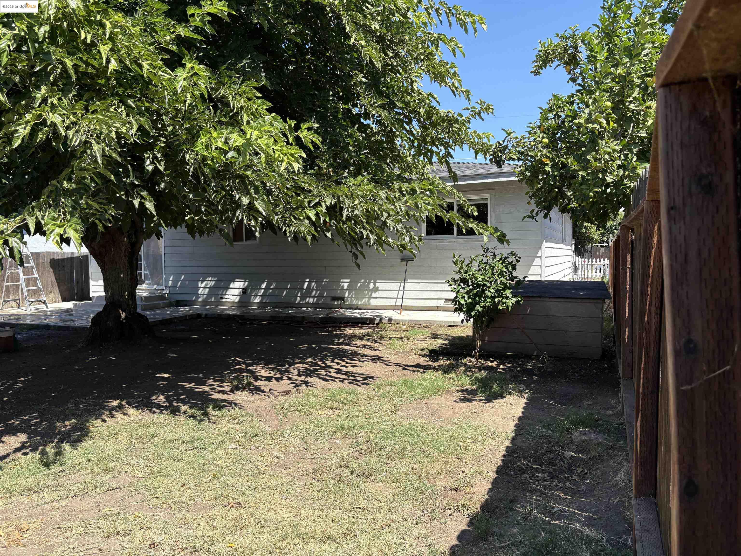 Detail Gallery Image 8 of 11 For 305 W 13th St, Pittsburg,  CA 94565 - 3 Beds | 1 Baths