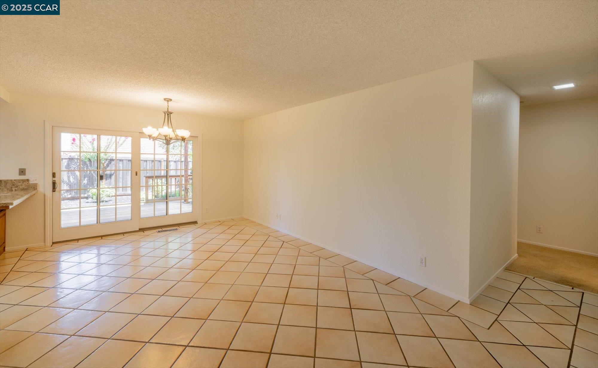 Detail Gallery Image 13 of 41 For 171 Mount Tam Ct, Martinez,  CA 94553 - 4 Beds | 2 Baths