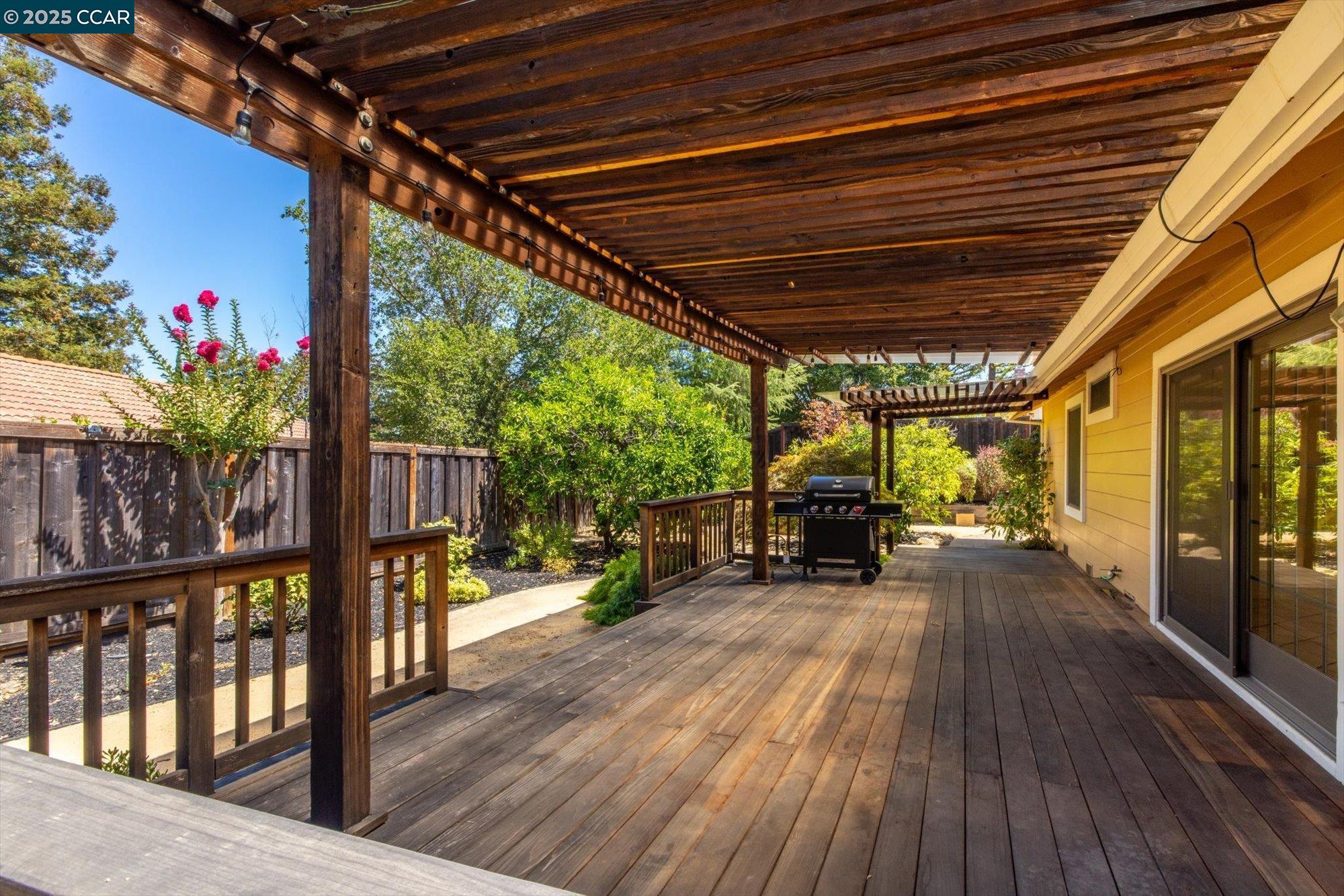 Detail Gallery Image 32 of 41 For 171 Mount Tam Ct, Martinez,  CA 94553 - 4 Beds | 2 Baths